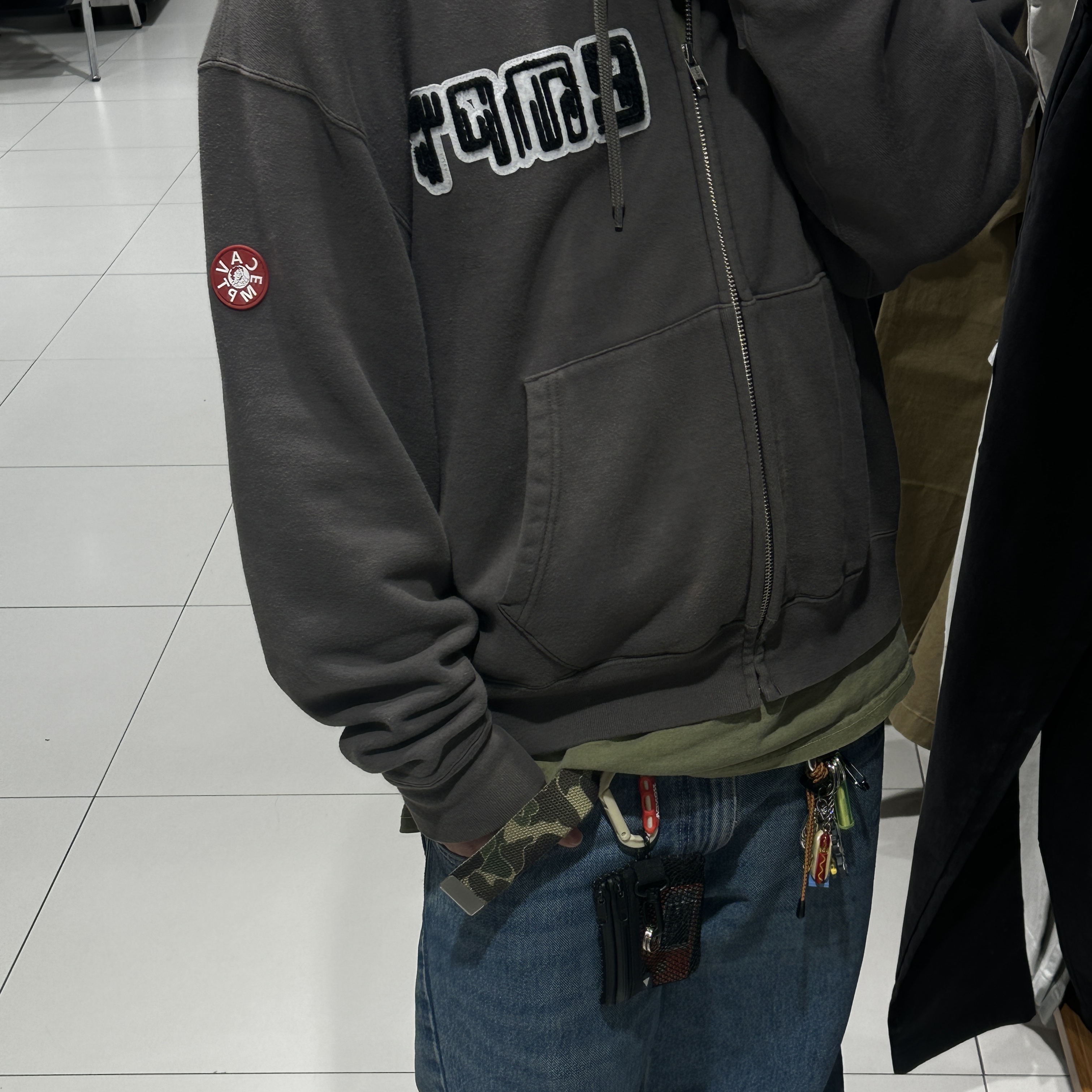 Cav Empt Embroidery Zip Hoody Charcoal - 24SS 착용 스타일
