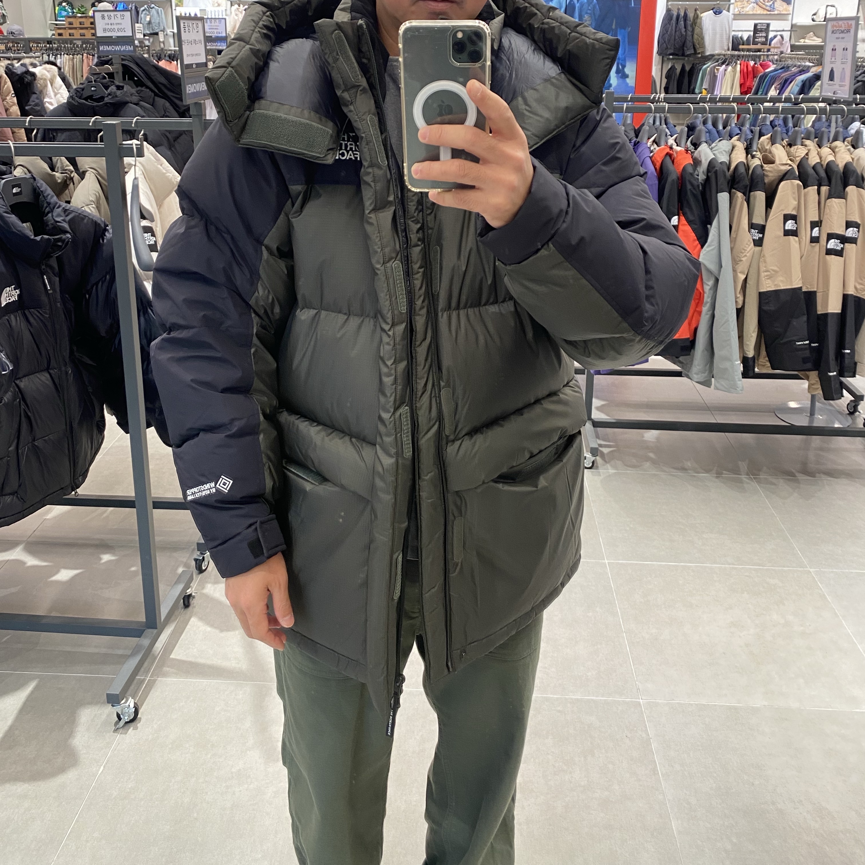 The North Face 1994 Retro Him Down RDS Down Parka Khaki 착용 스타일 - 1