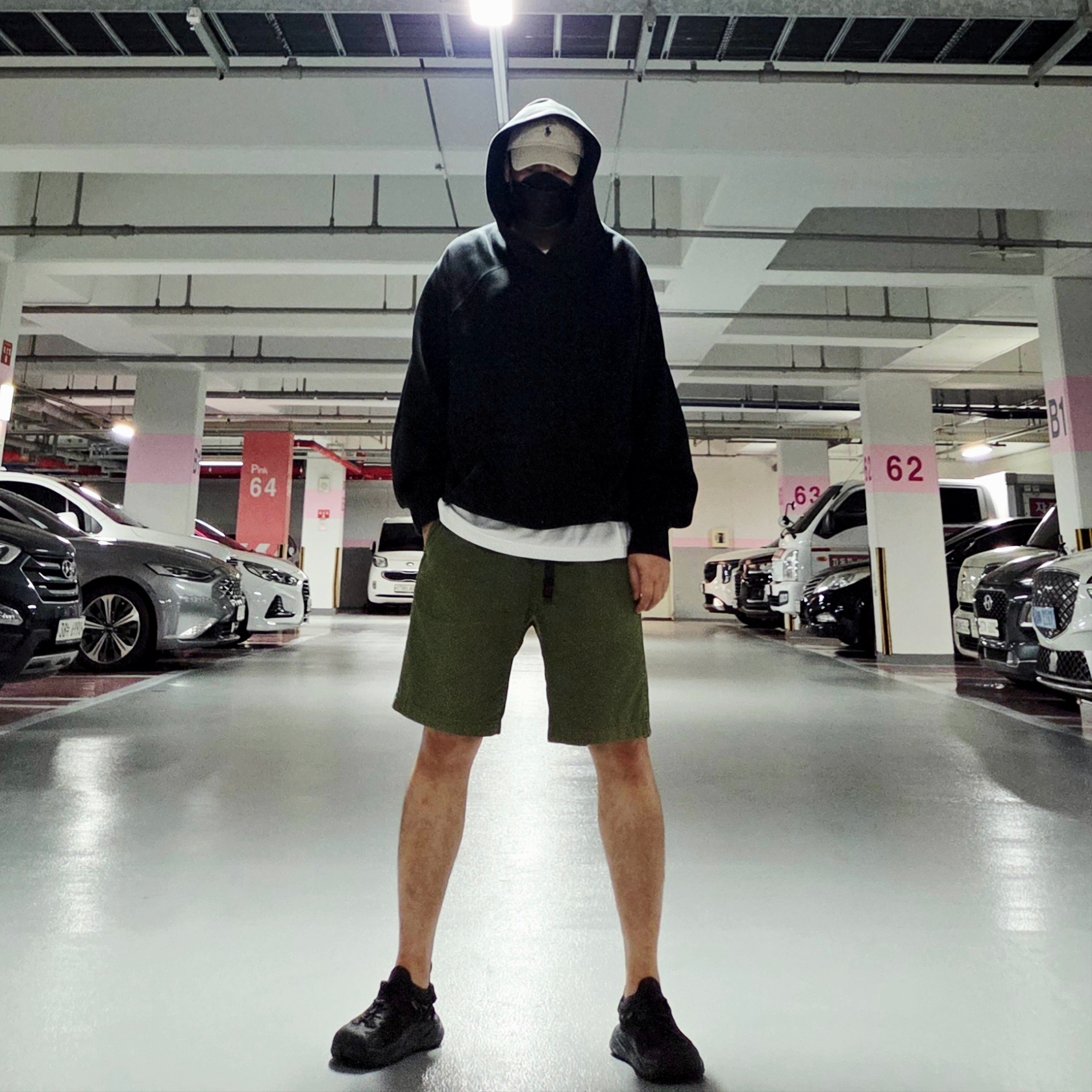 Essentials Pull-Over Hoodie Black - 21SS, Hoka Hopara 2 Black 착용 스타일 - 3