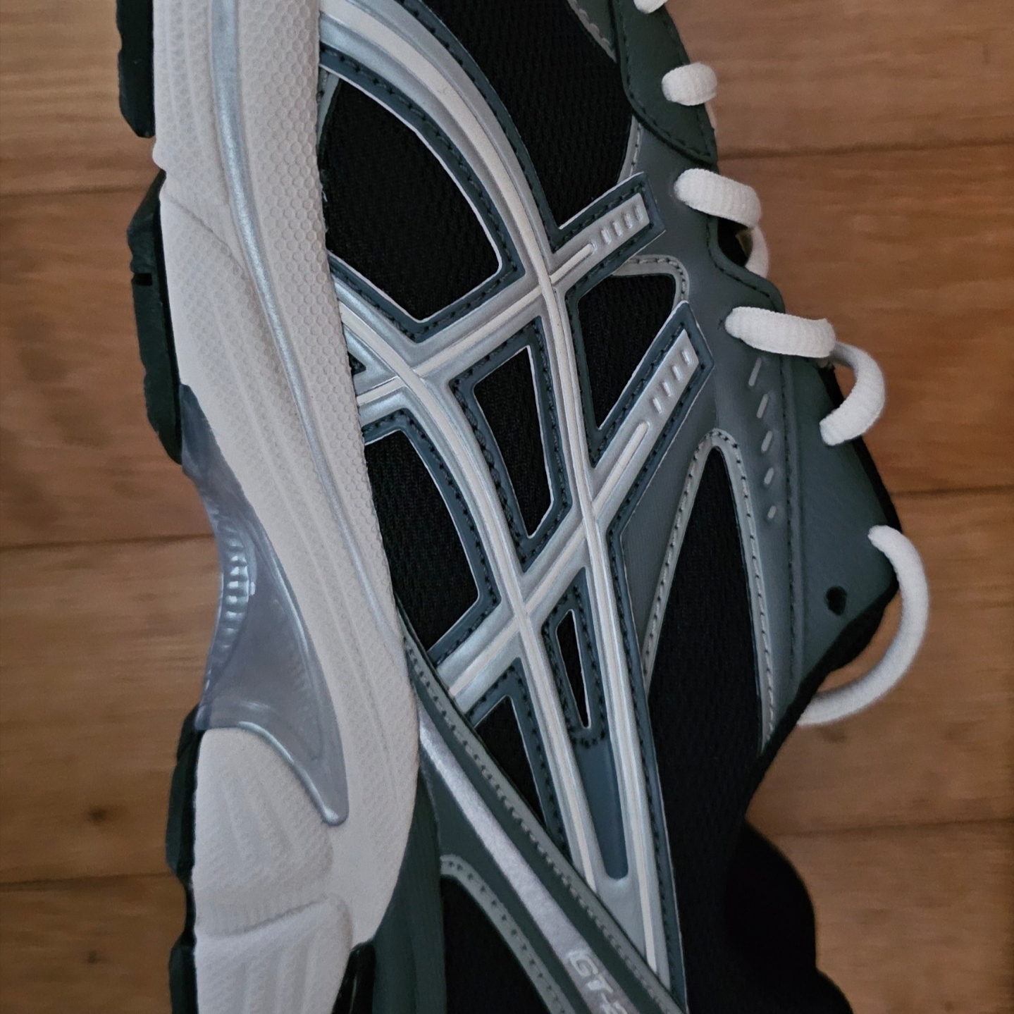 Asics GT-2160 Black Seal Grey 착용 스타일