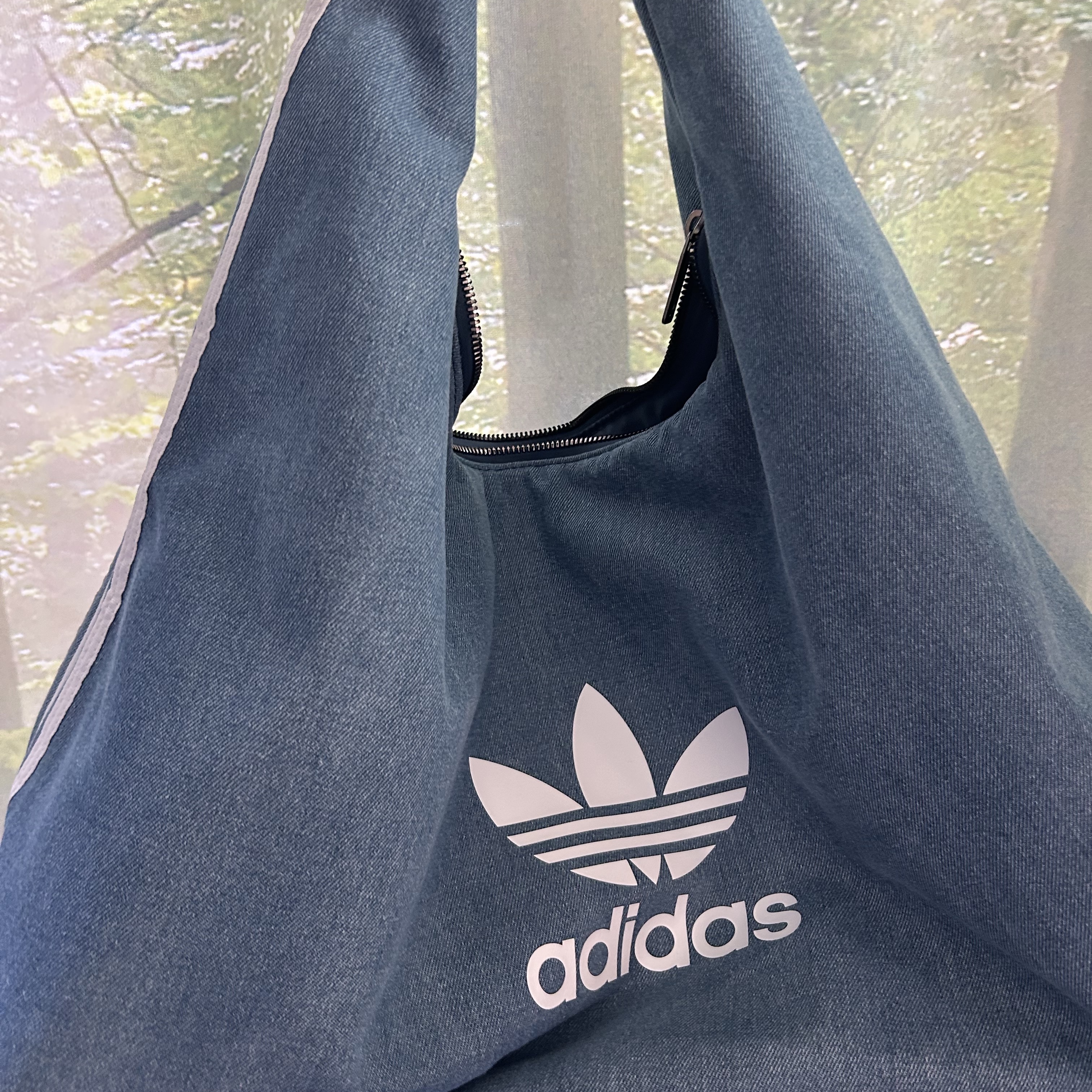 Adidas Always Original Denim Shoulder Bag Blue 착용 스타일 - 1