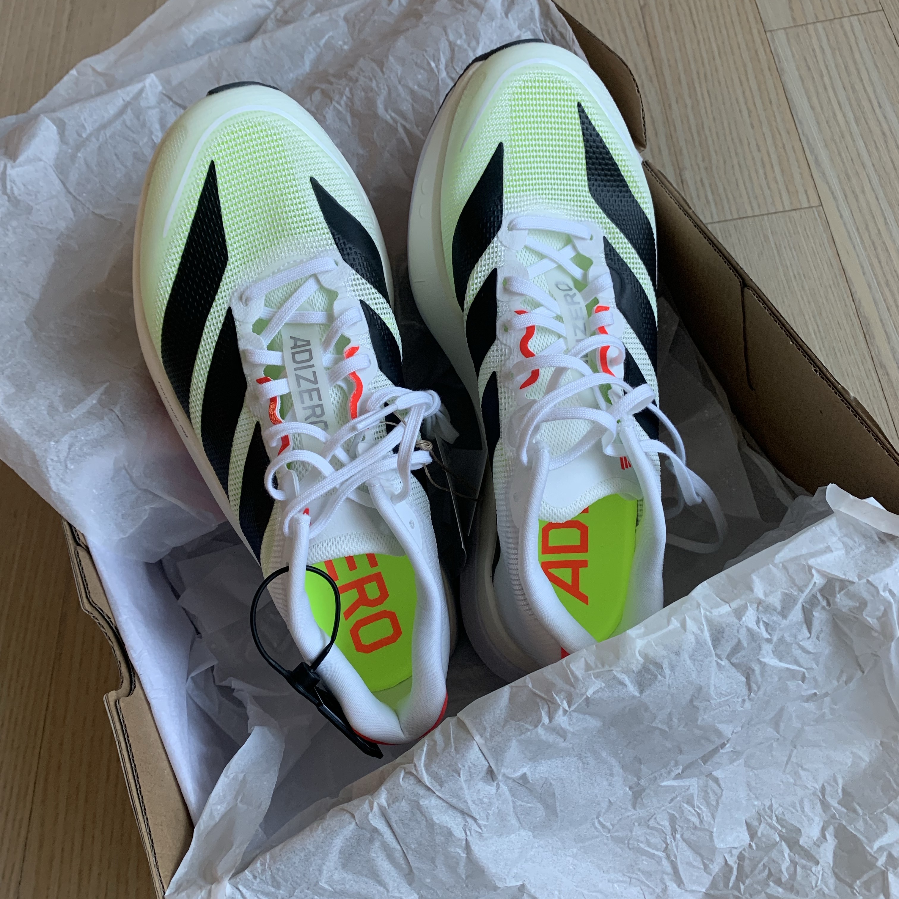 Adidas Adizero Boston 13 Cloud White Core Black 착용 스타일 - 2