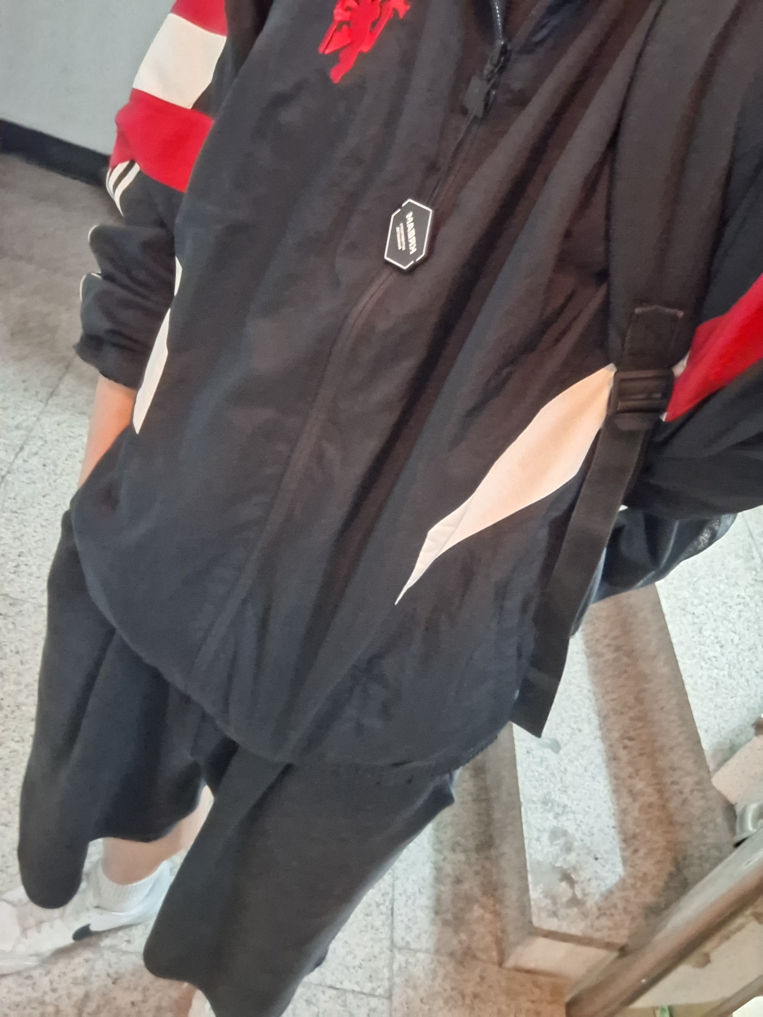 Adidas Manchester United Originals Track Top Black Red - KR Sizing 착용 스타일