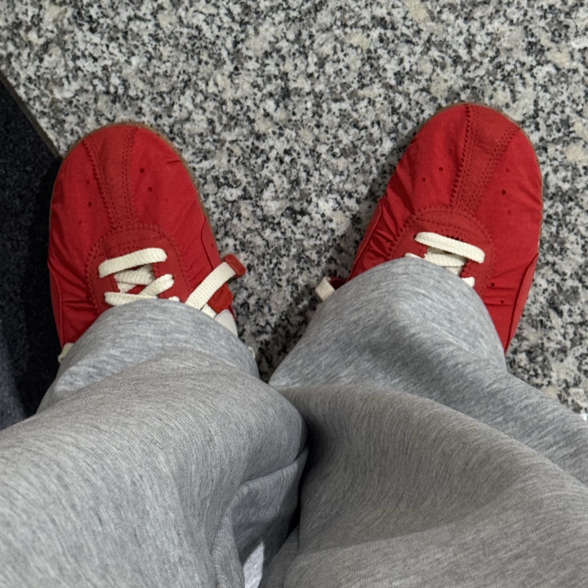 Nike x Jacquemus Moon Shoe SP University Red and Bicycle Yellow 착용 스타일 - 1