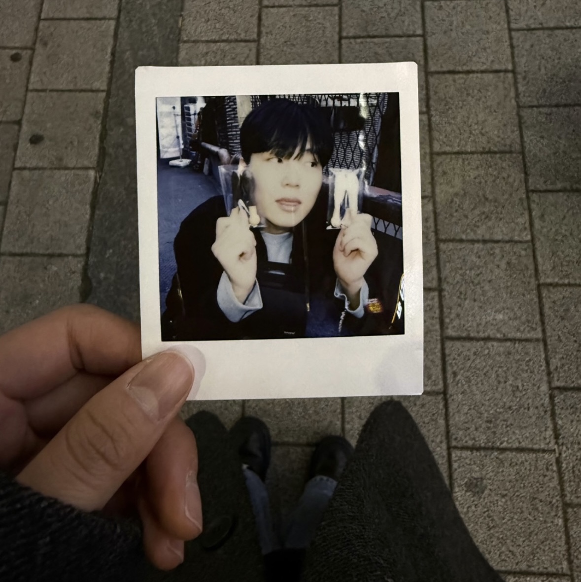 Fujifilm Instax Mini 90 Black (Korean Ver.) 착용 스타일