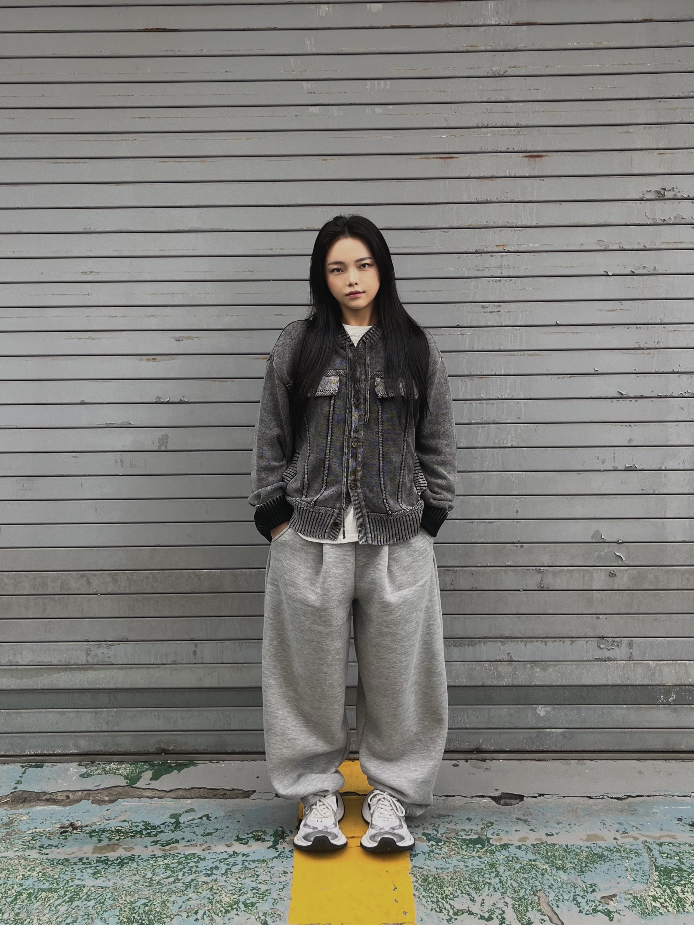 Balenciaga Circuit Sneaker White Silver, Supreme Mesh Mini Duffle Bag Black - 25SS 착용 스타일 - 1