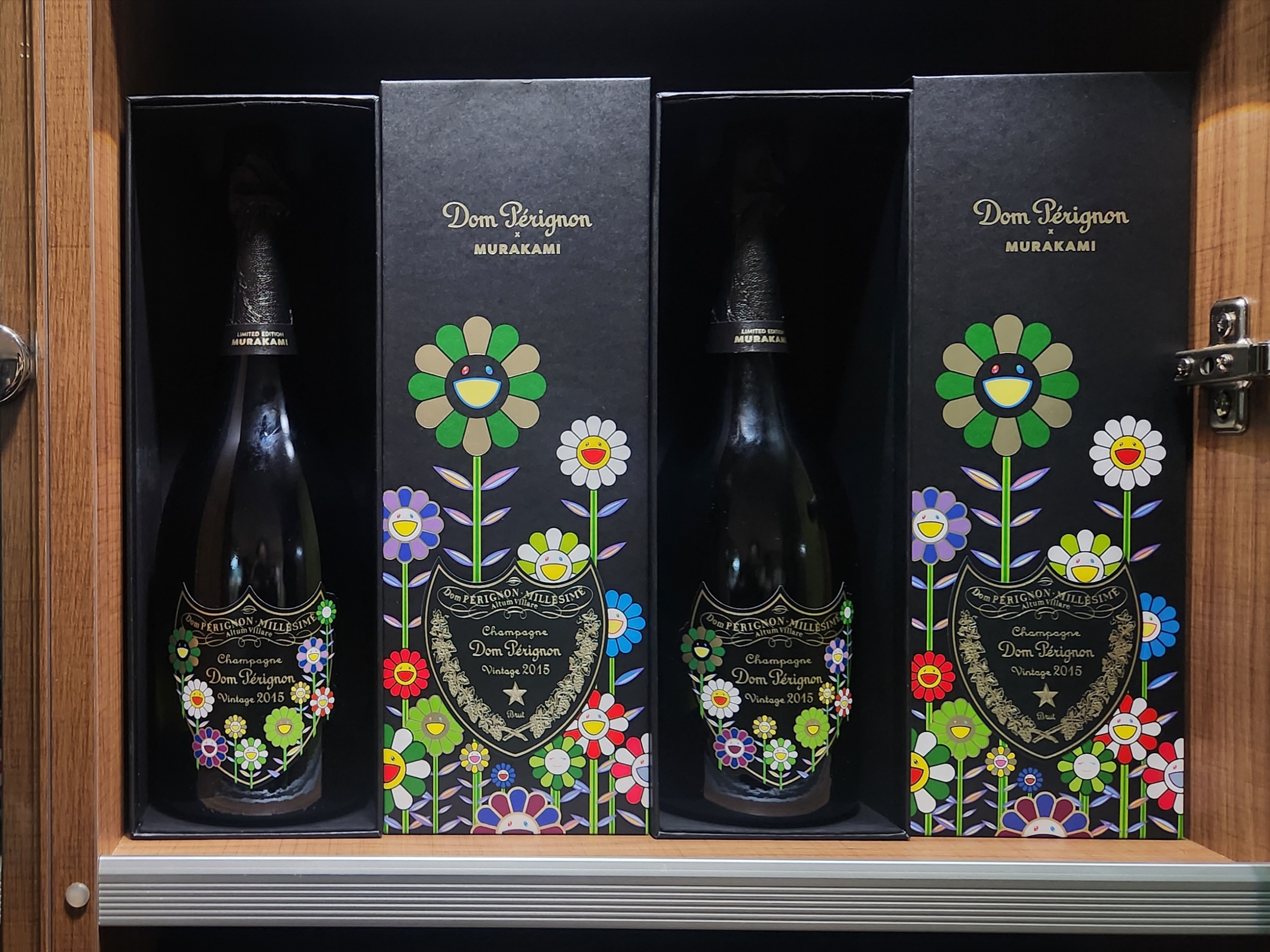 Dom Pérignon Vintage 2015 Takashi Murakami Special Edition 착용 스타일