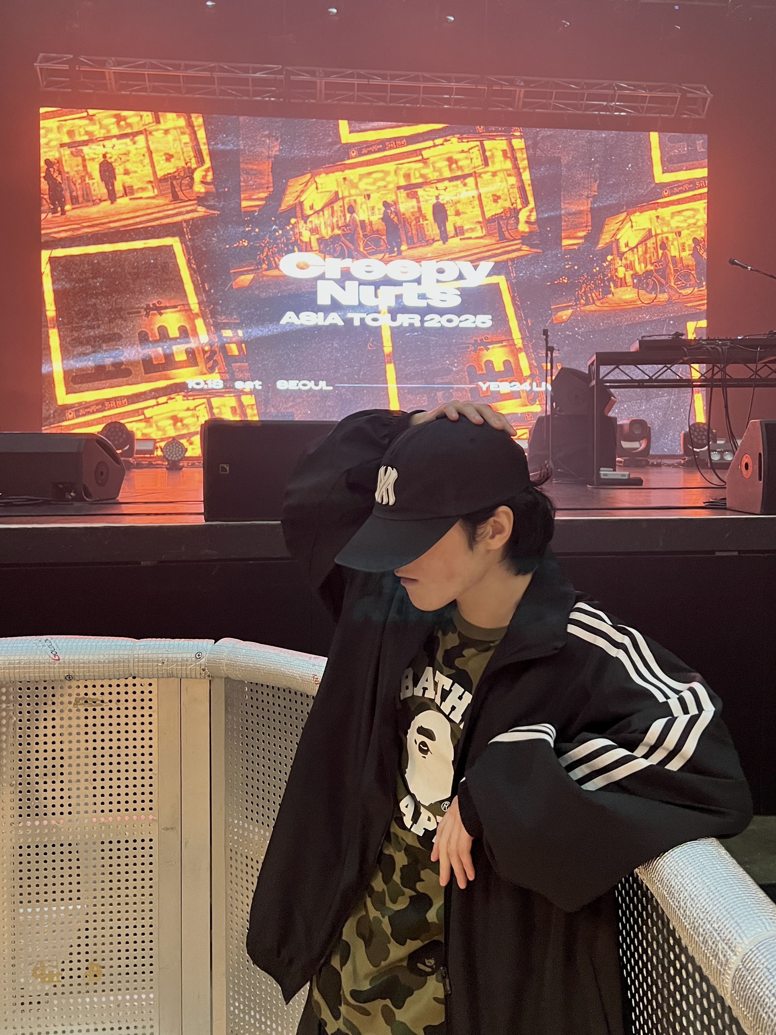 [더블적립]Farfromwhat Far Patch Logo Cap Black, (W) Adidas Adilenium Season 3 Oversized Track Top Black - KR Sizing 착용 스타일 - 1