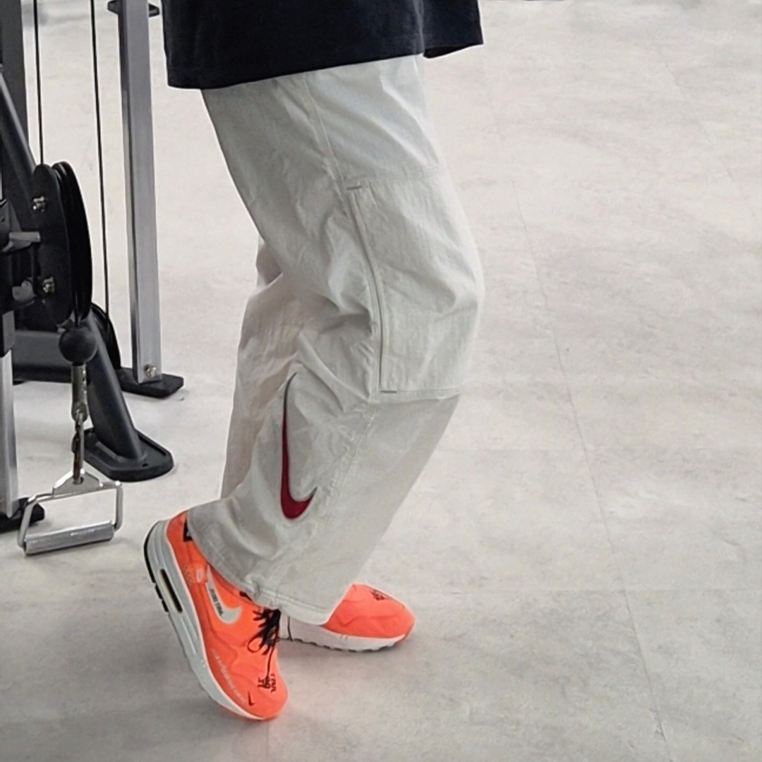 Supreme x Nike Ripstop Track Pants White - 24SS, Nike Air Max 1 Just Do It Pack Orange 착용 스타일