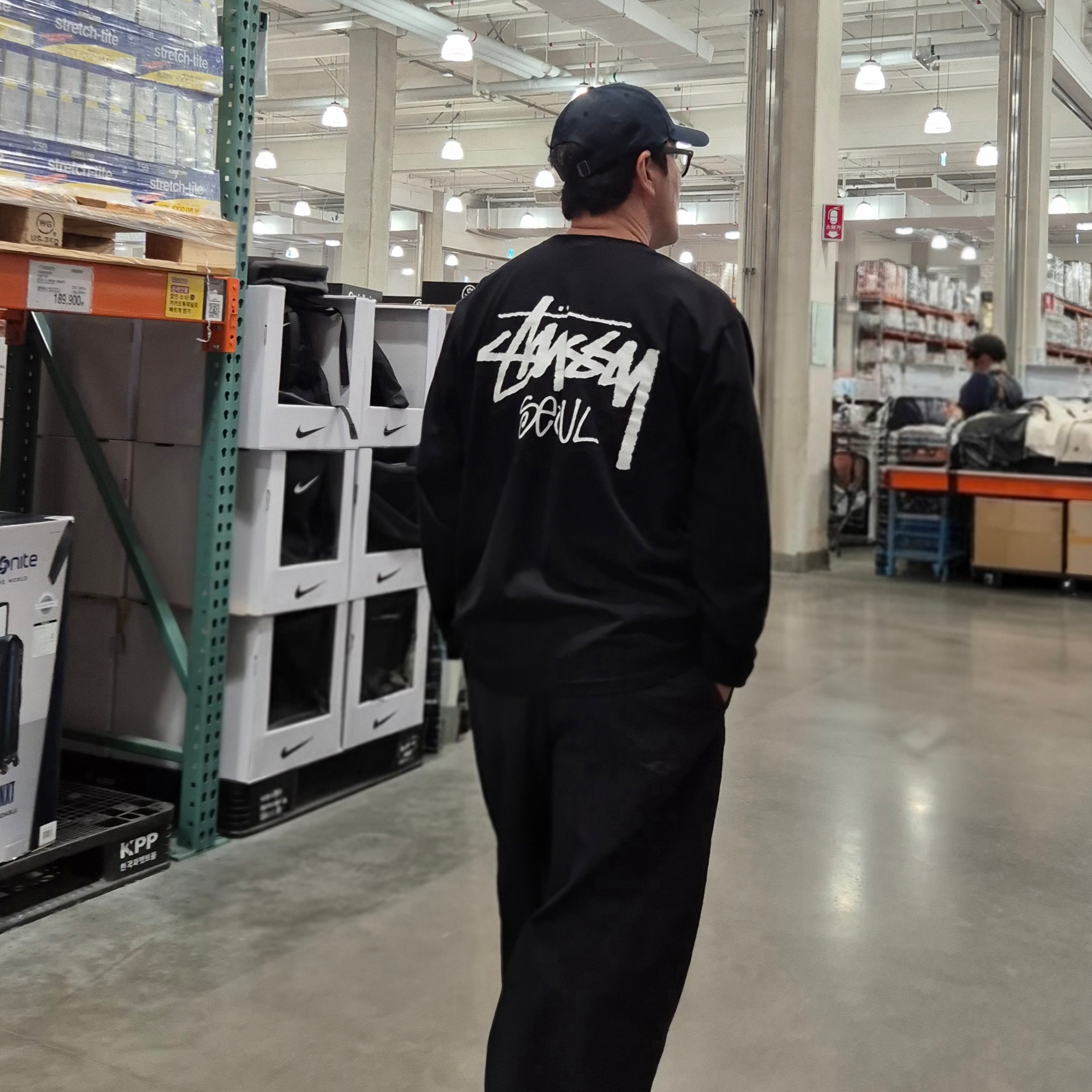 Stussy Stock Seoul LS T-Shirt Black 착용 스타일