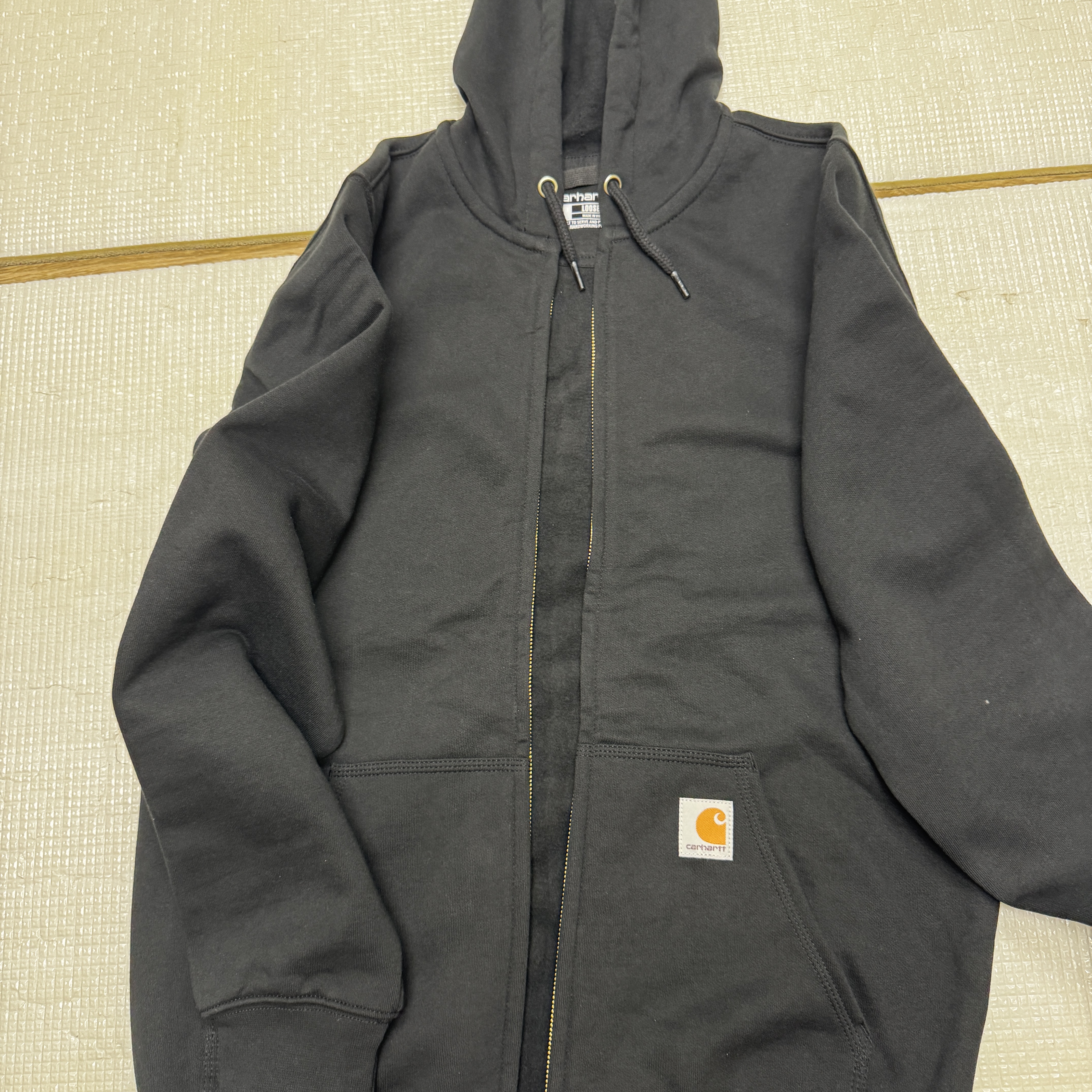 Carhartt Loose Fit Midweight Regular Full Zip Sweatshirt Black 착용 스타일 - 1