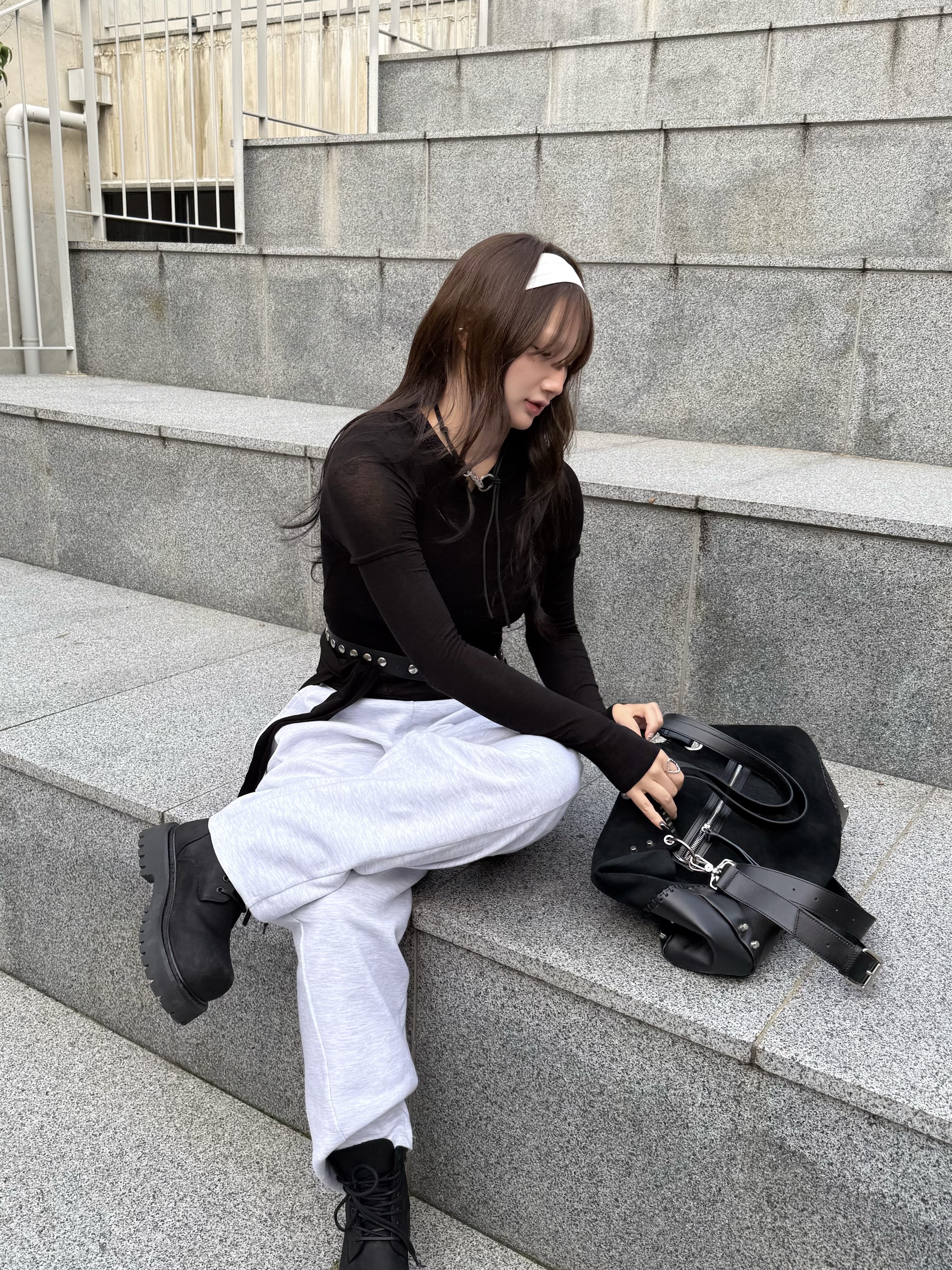 Knitted Curved Training Pants Melange White 착용 스타일 - 5