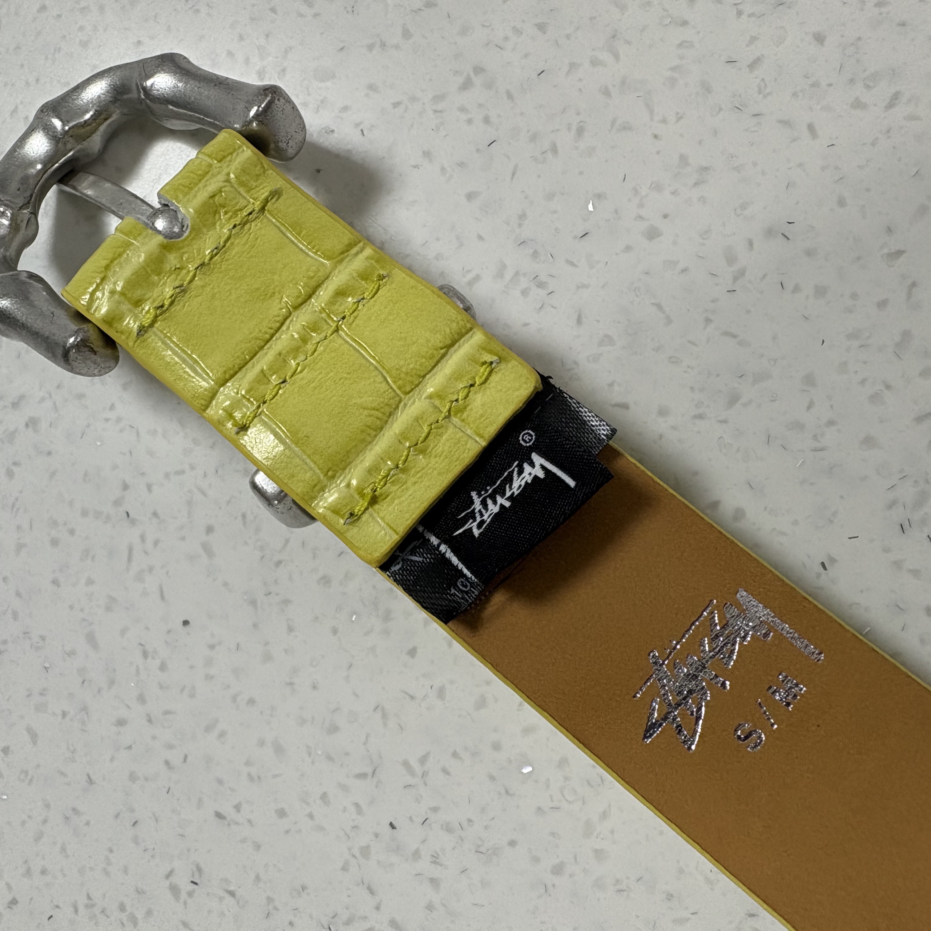 Stussy Bamboo Buckle Belt Citron Croc Pattern 착용 스타일 - 3
