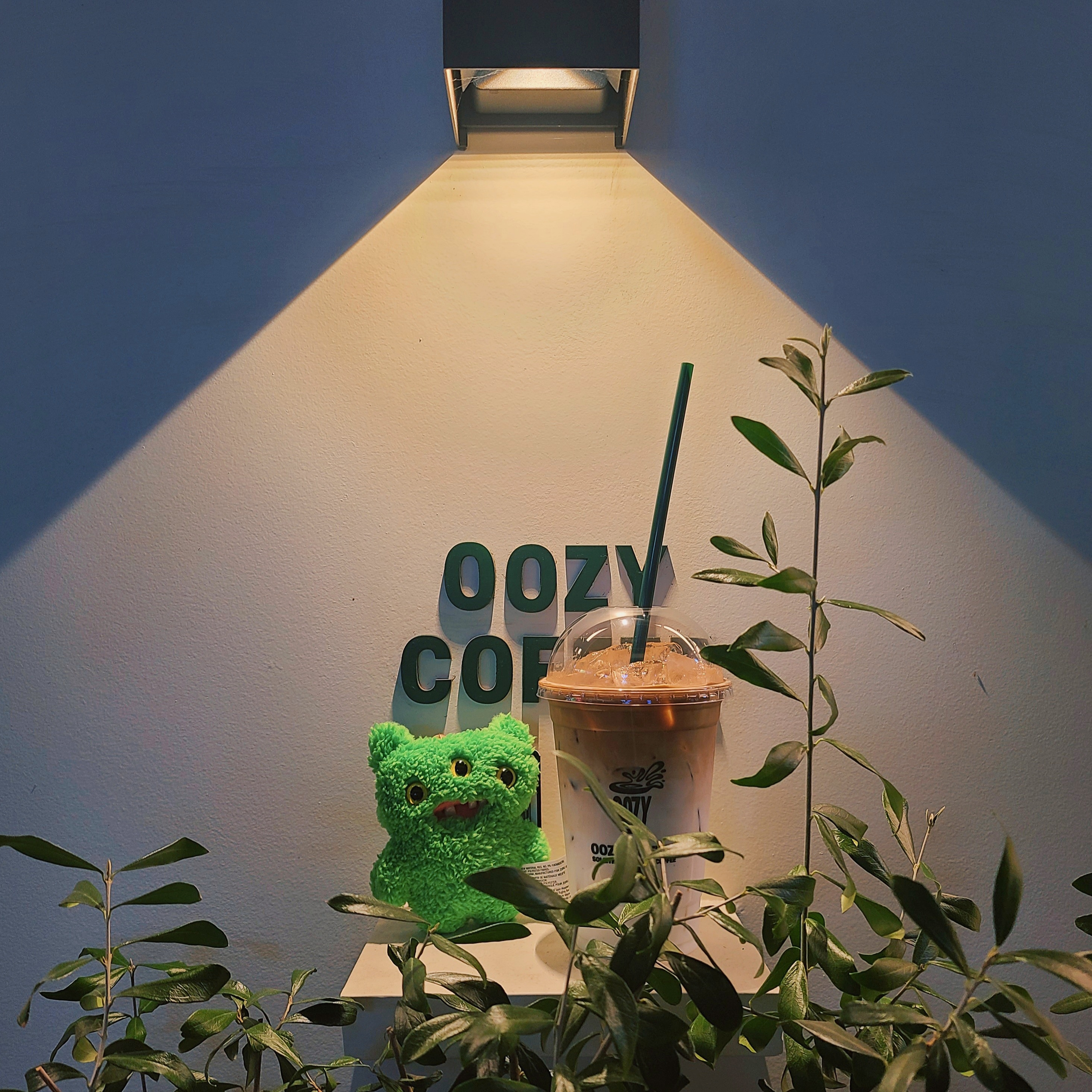 Fuggler Reeko Grin Keyring Green 착용 스타일