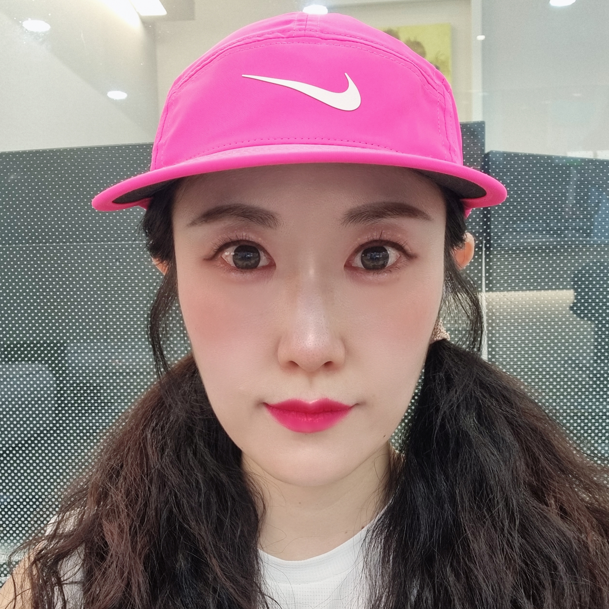 Nike Dri-Fit Fly Unstructured Swoosh Cap Hyper Pink Anthracite 착용 스타일 - 2
