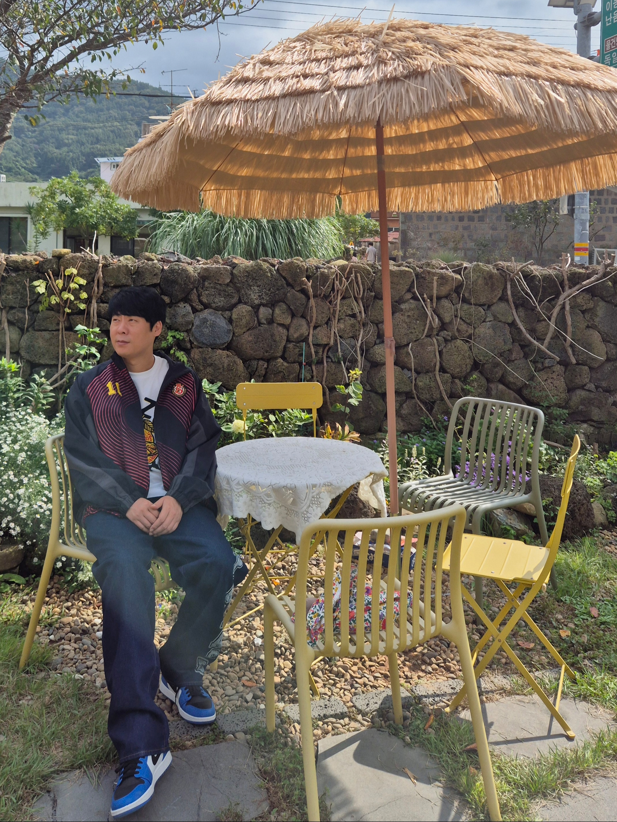 Supreme S Logo Track Jacket Black - 24FW, Palace P90 College Stress Baggy Jean Indigo Wash - 24FW 착용 스타일 - 1