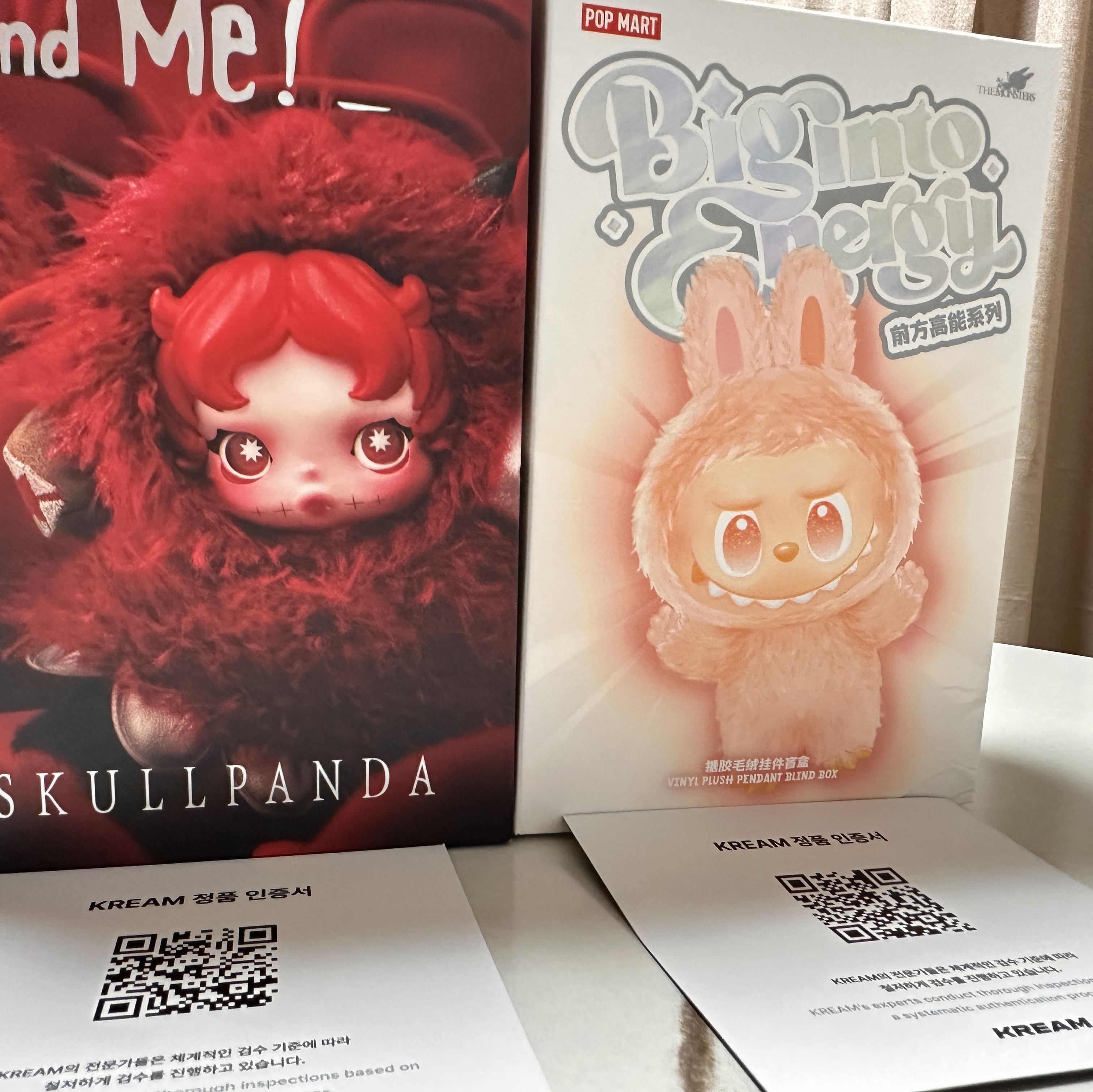 Pop Mart Labubu The Monsters Highlight Series Sealed Case (1 Blind Box), Pop Mart Skullpanda You Found Me ! Series Plush Doll Pendant Sealed Case (1 Blind Box) 착용 스타일 - 1