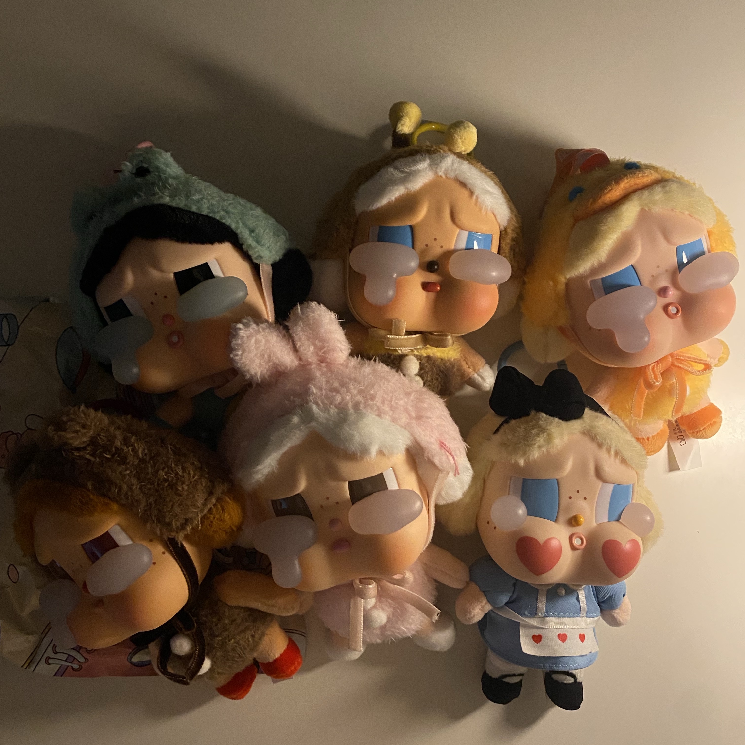 Pop Mart Crybaby Crying Again Series Plush Keyring Sealed Case (6 Blind Boxes) 착용 스타일 - 1