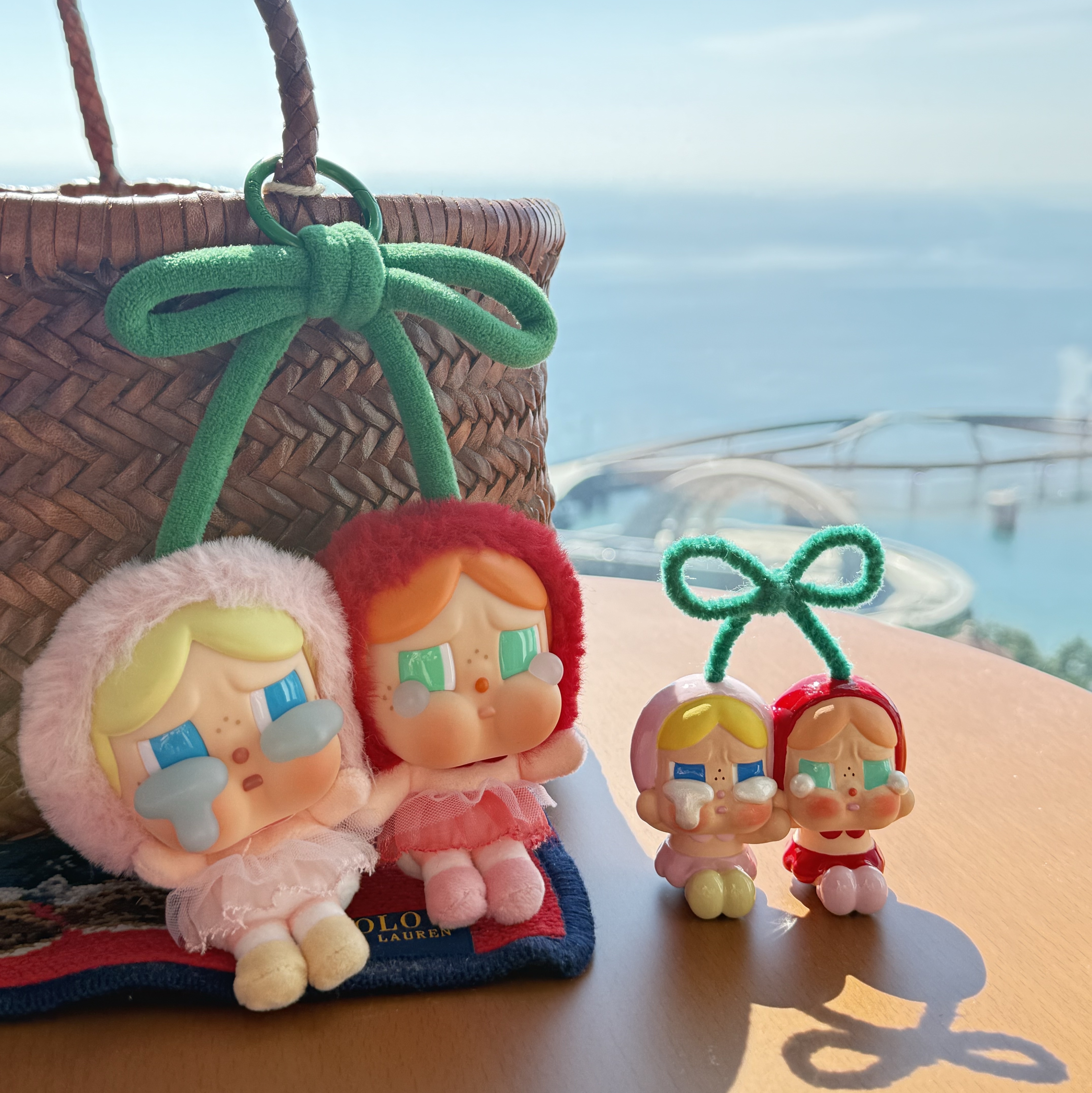 Pop Mart Crybaby Crying For Love Series Vinyl Plush 착용 스타일