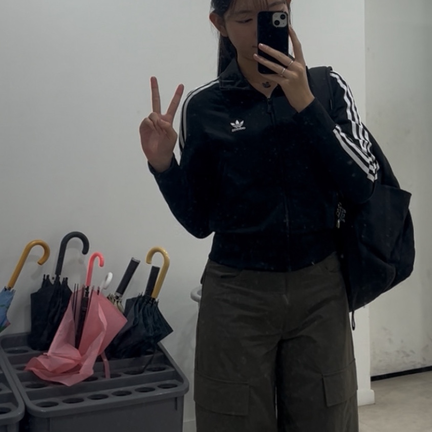 (W) Adidas Adicolor Classic Firebird Track Top Black - KR Sizing 착용 스타일