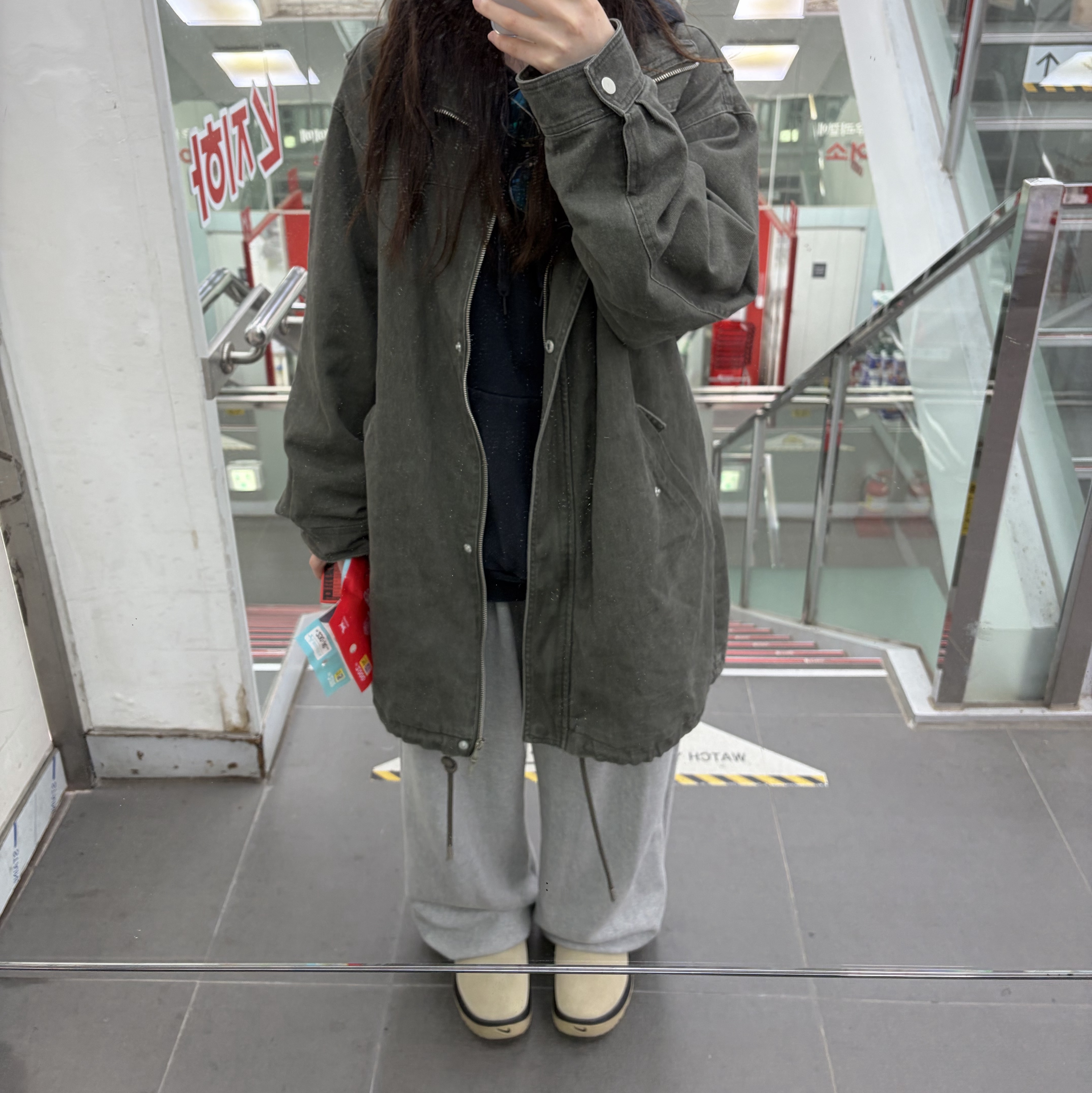 Nike ACG Rufus Limestone and Black 착용 스타일