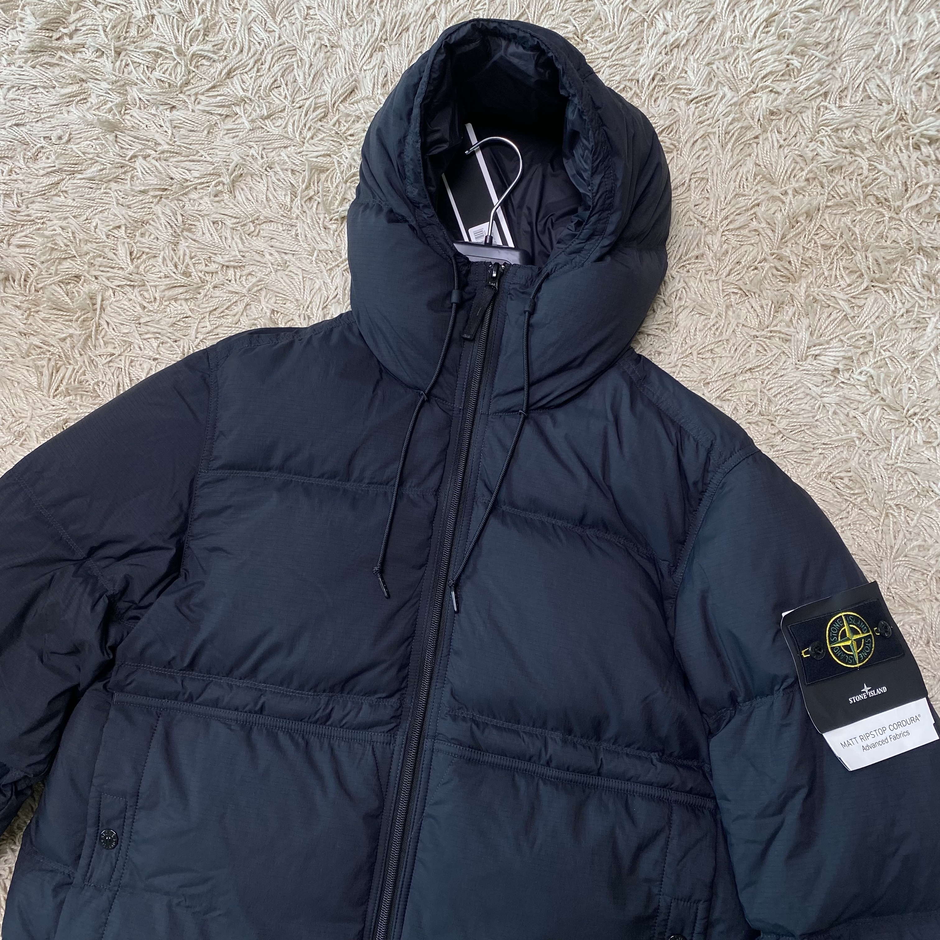 Stone Island 4100019 Matt Ripstop Cordura Advanced Fabrics Down Parka with Water Resistance and Snap Pockets Black - 25FW 착용 스타일