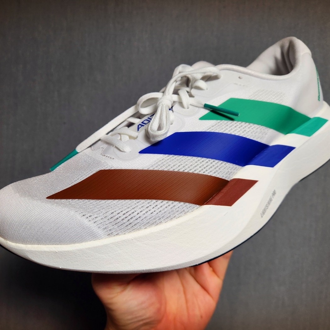 Adidas x Pharrell Williams Humanrace Adizero Adios EVO SL Cloud White Semi Court Green 착용 스타일 - 1
