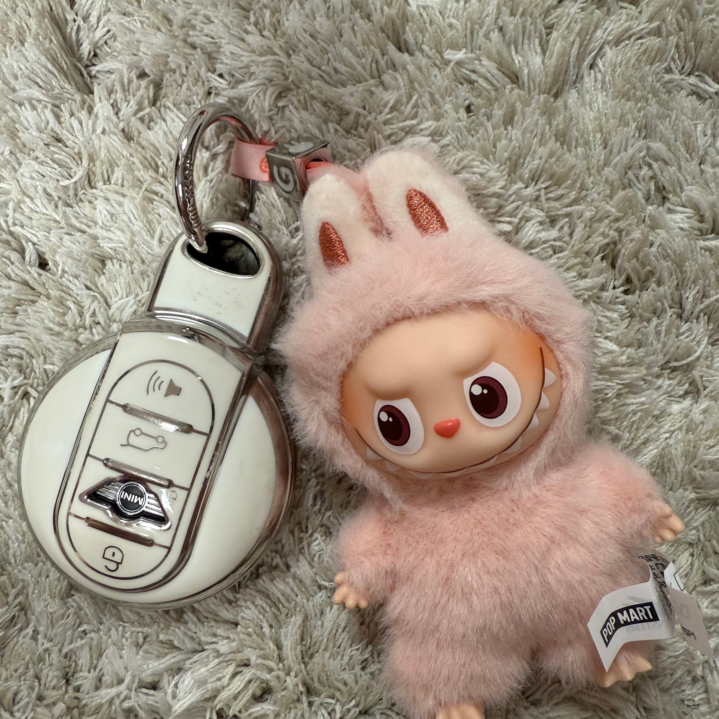 Pop Mart Labubu The Monsters Pin For Love Series Vinyl Plush Pendant (A-M) G (Opened Case) 착용 스타일