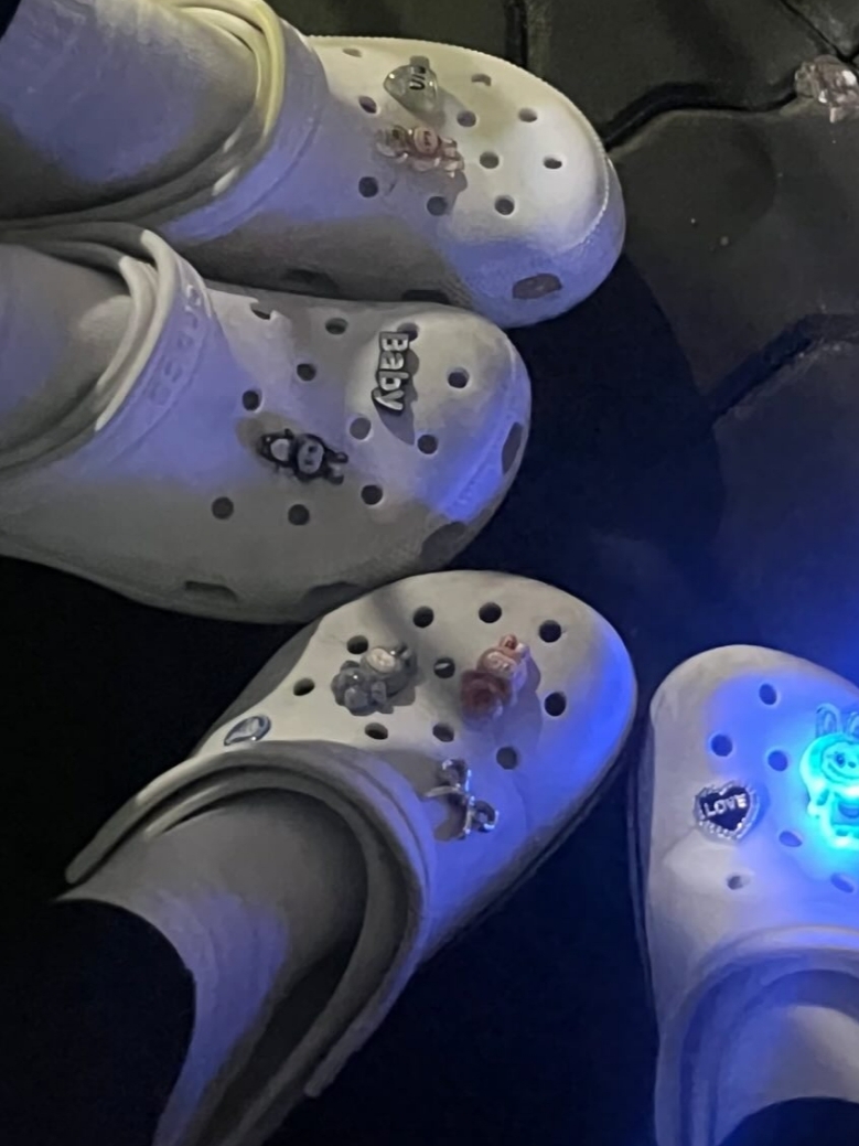 Crocs Classic Clog White 착용 스타일