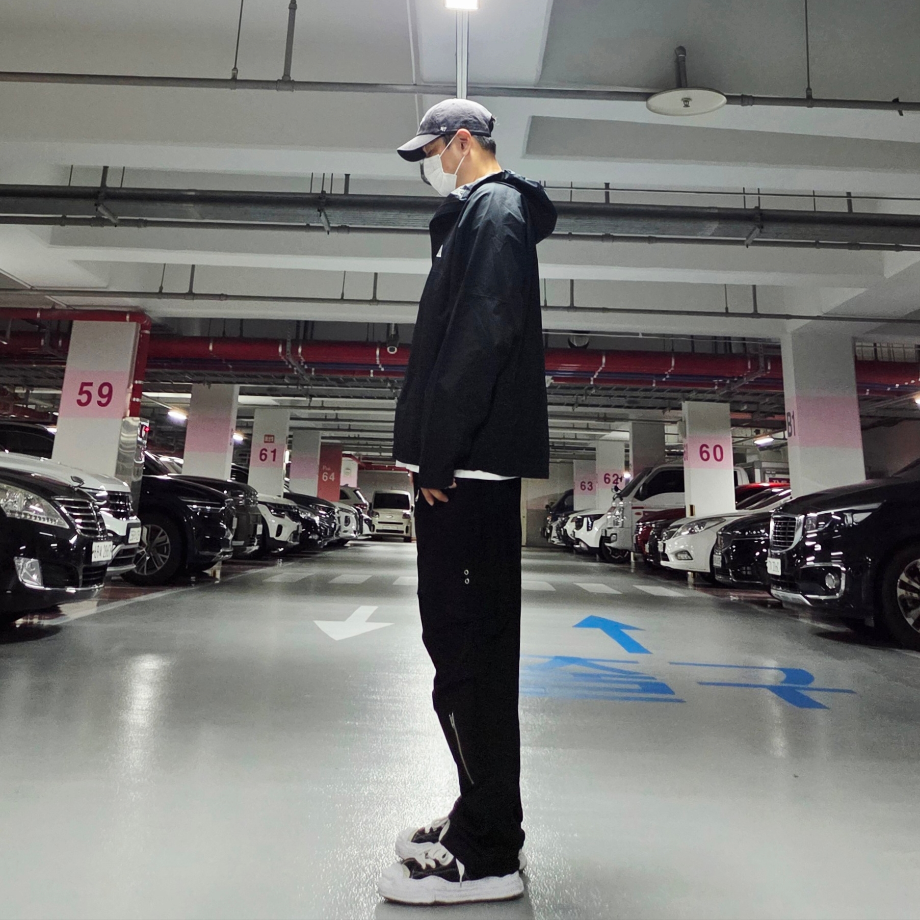 Nike ACG Storm-Fit ADV Cascade Rains Full Zip Jacket Black - Asia, Flavorism Ripstop Parachute Cargo Pants Black 착용 스타일 - 4