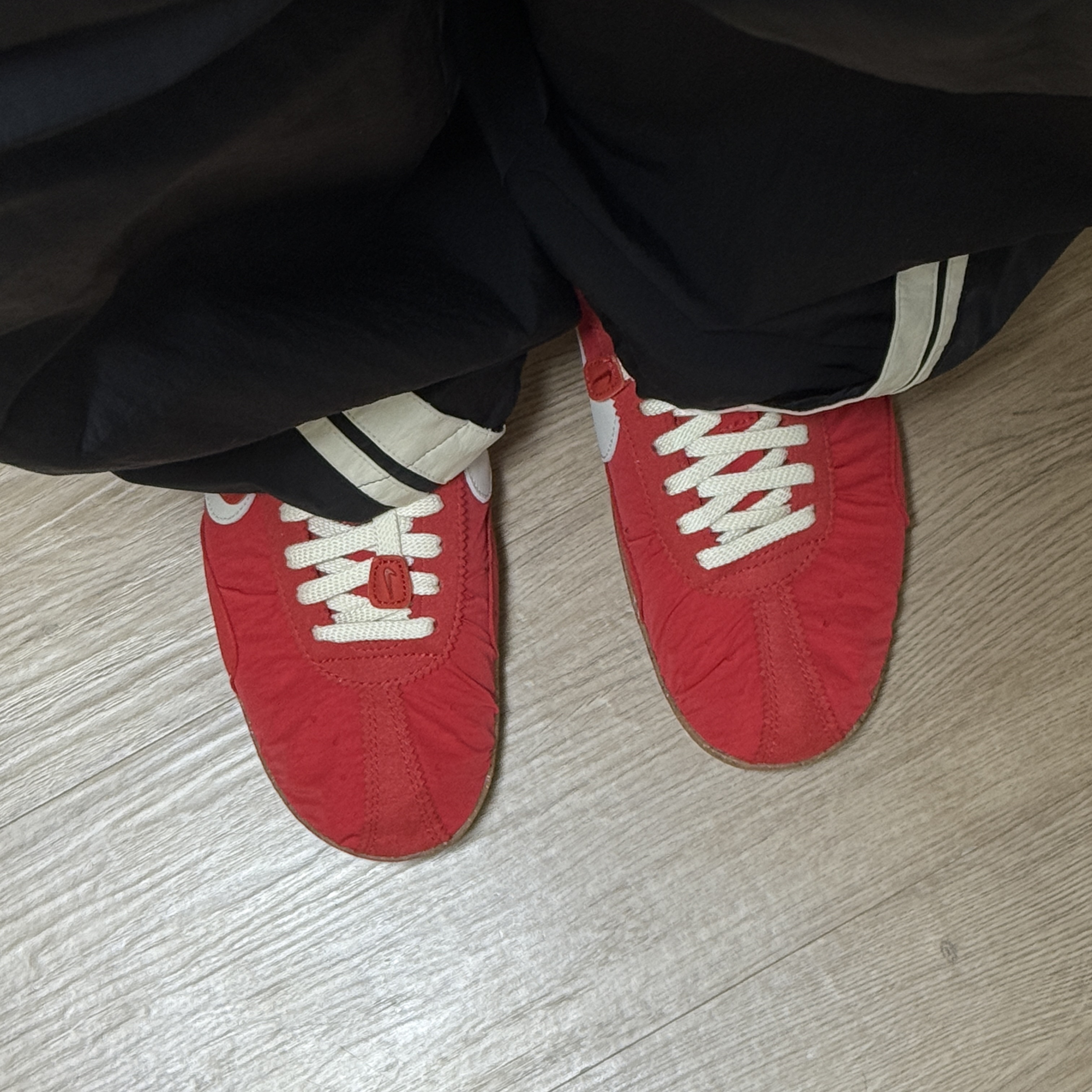 Nike x Jacquemus Moon Shoe SP University Red and Bicycle Yellow 착용 스타일 - 2