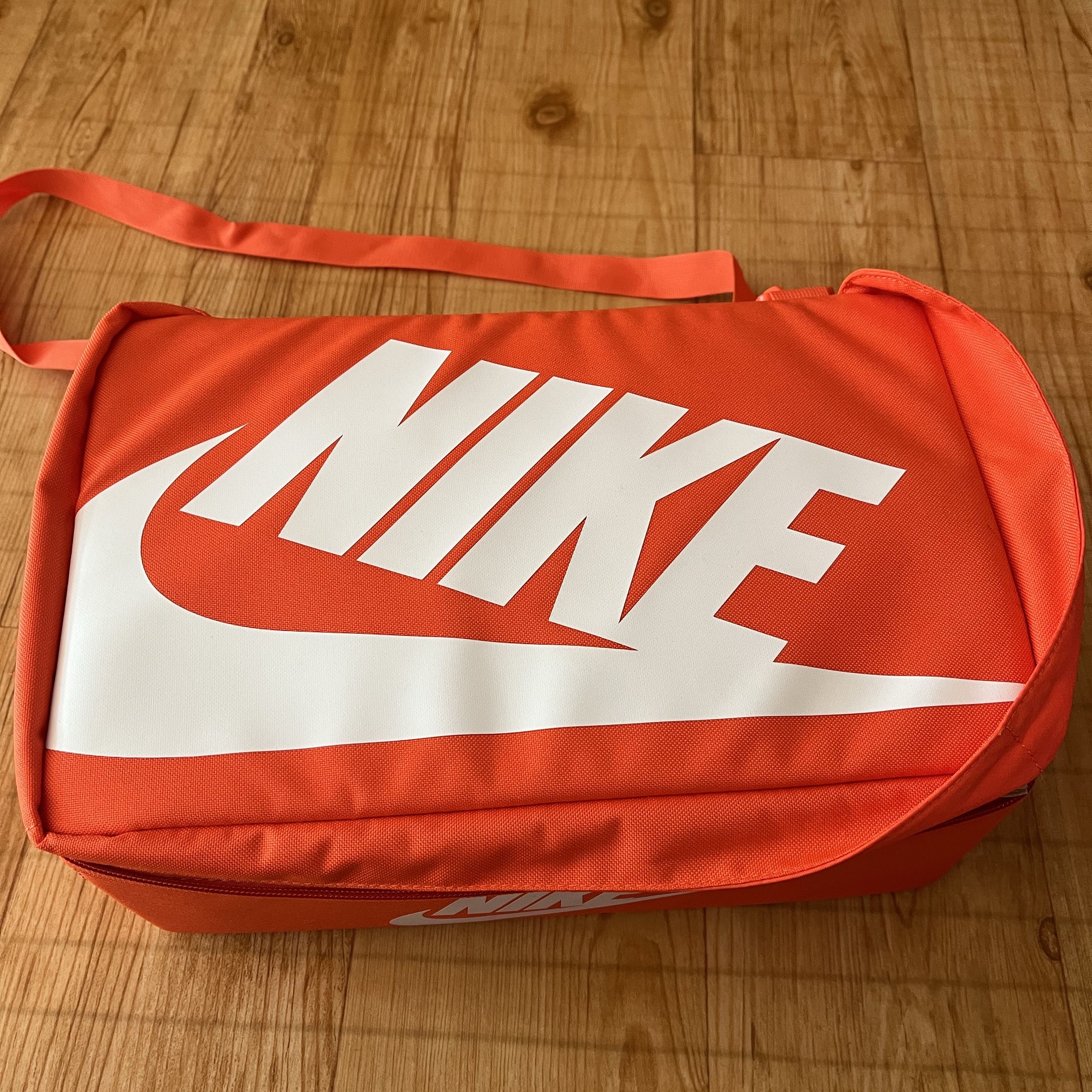 Nike Shoebox Bag 12L Orange White 착용 스타일