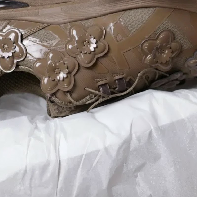 Asics x Cecilie Bahnsen Gel-Terrain Sepia 착용 스타일