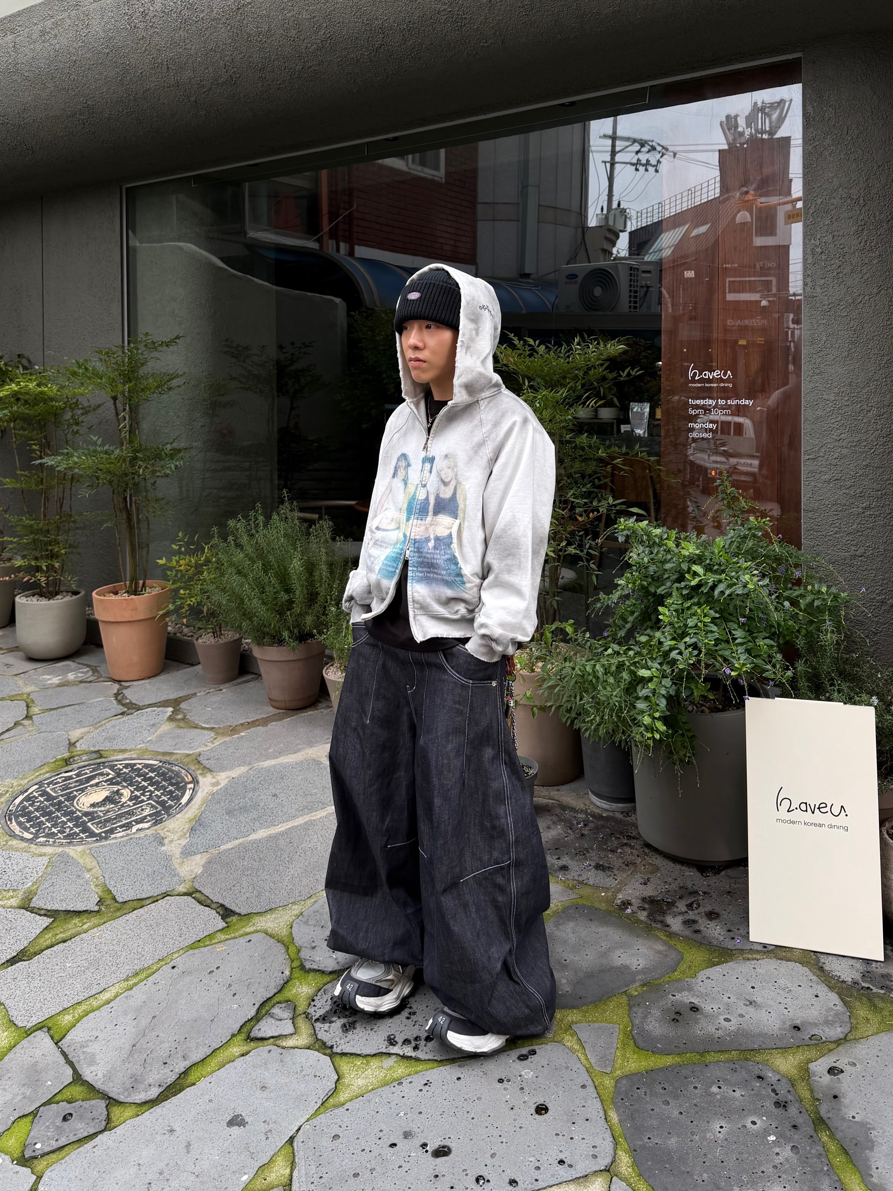 [트리플적립] PACOSPLY Dolly Dirty Zip Up Hoodie Dirty White, Balenciaga Cargo Sneakers White Grey 착용 스타일 - 1