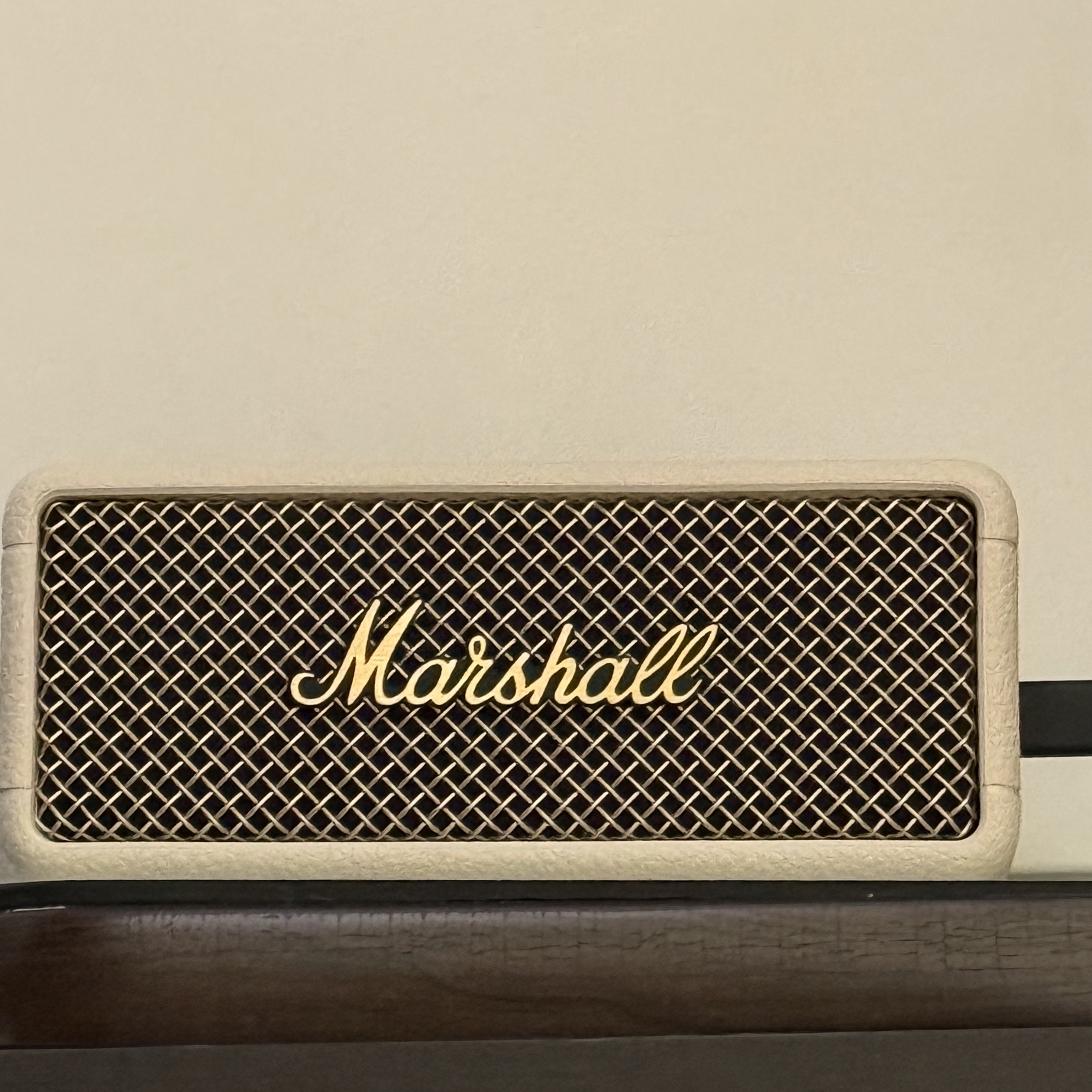 Marshall Emberton III Cream (Korean Ver.) 착용 스타일 - 1