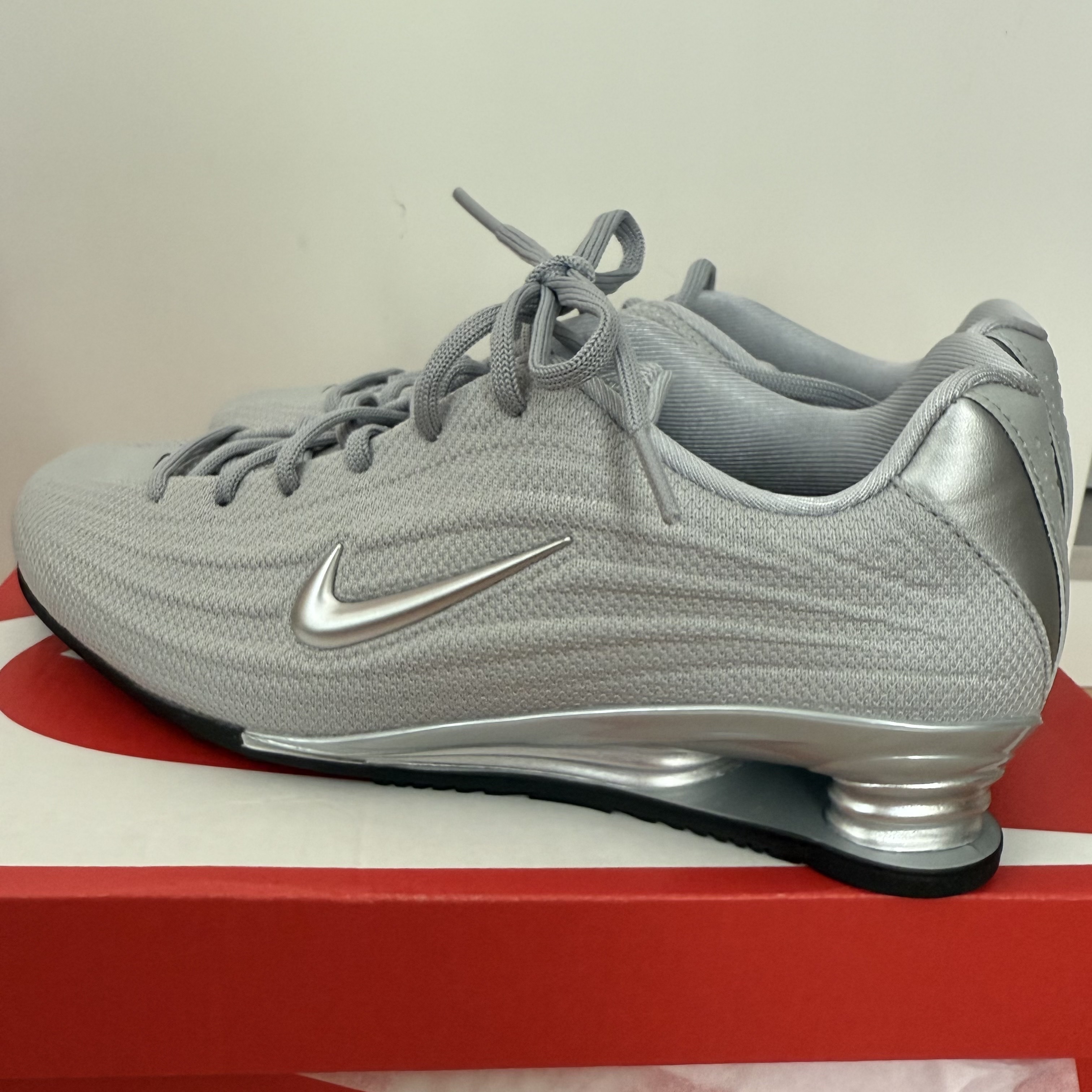 (W) Nike Shox Z Metallic Silver 착용 스타일 - 3