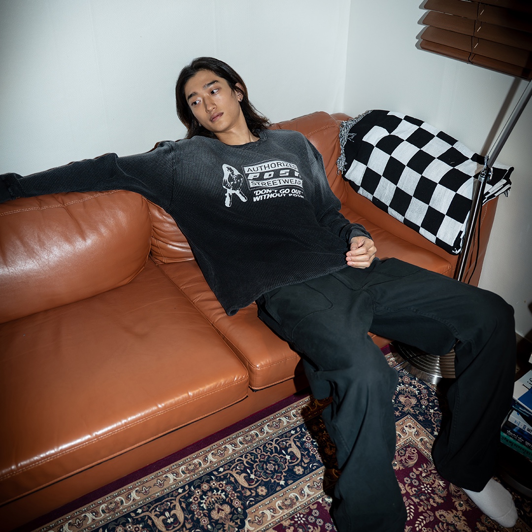 POSR Overdyed POSR Waffle Tee Faded Black, POSR Washed Fatigue Pants Black 착용 스타일