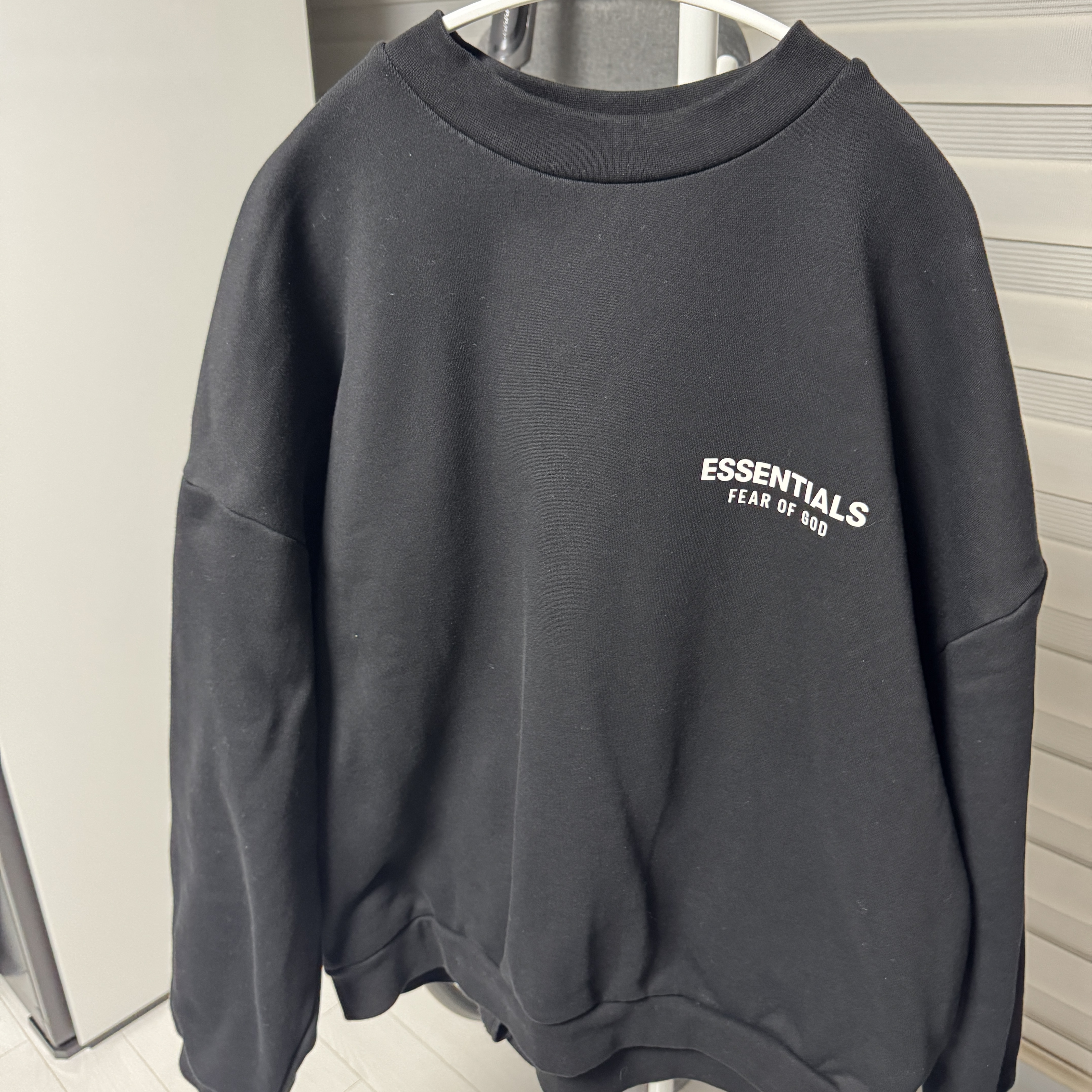 Essentials Fleece Crewneck Black - 24FW 착용 스타일 - 1
