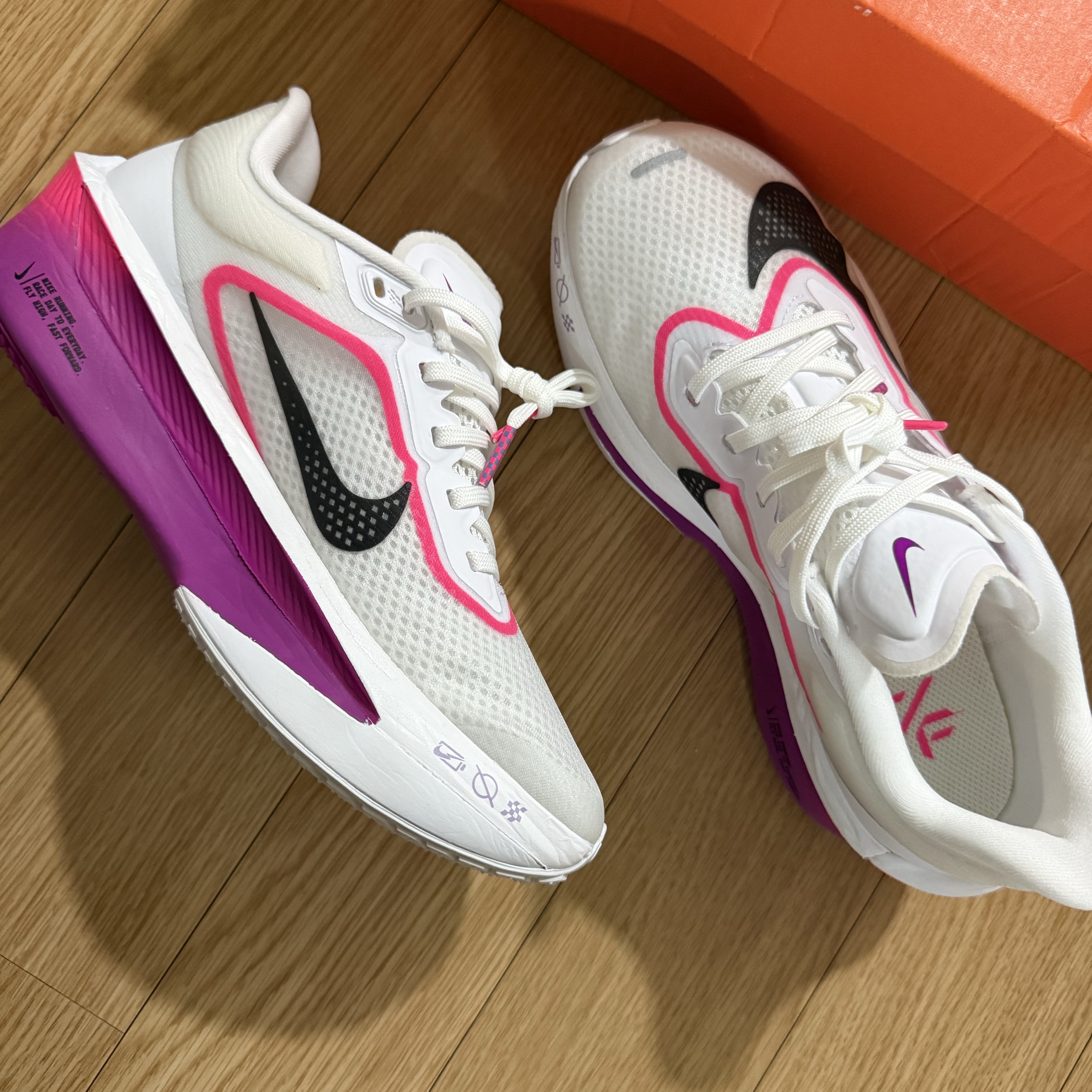 (W) Nike Zoom Fly 6 White Vivid Grape, (W) Adidas Adizero Running 2-In-1 Gel Pocket Shorts Black - US Sizing 착용 스타일 - 3