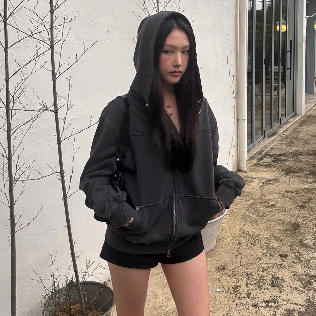 Thevinylhouse Dyed Hoodie Zip Up Charcoal 착용 스타일
