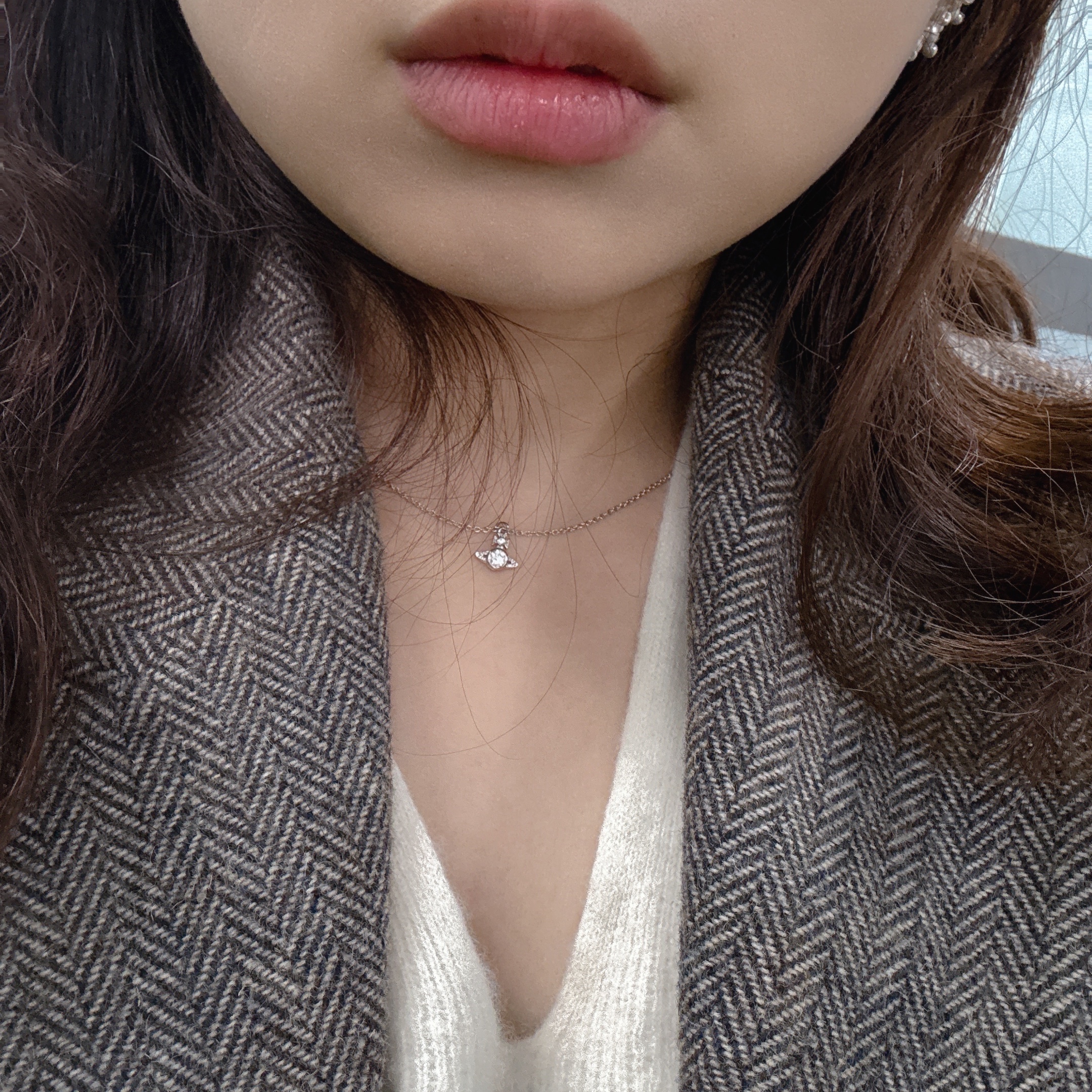 Vivienne Westwood London Orb Pendant Silver 착용 스타일