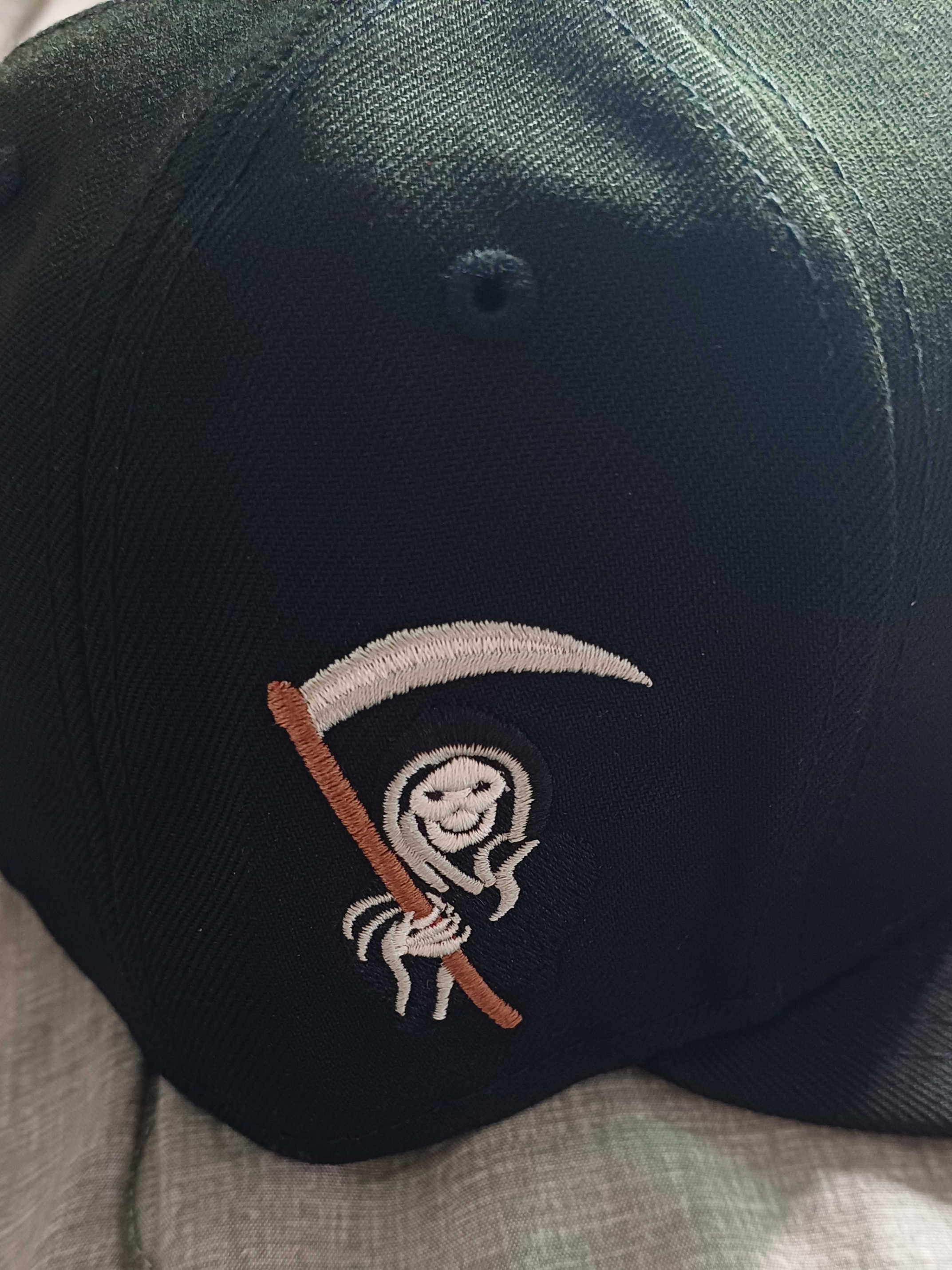Supreme Reaper S Logo New Era Black - 25FW 착용 스타일 - 2