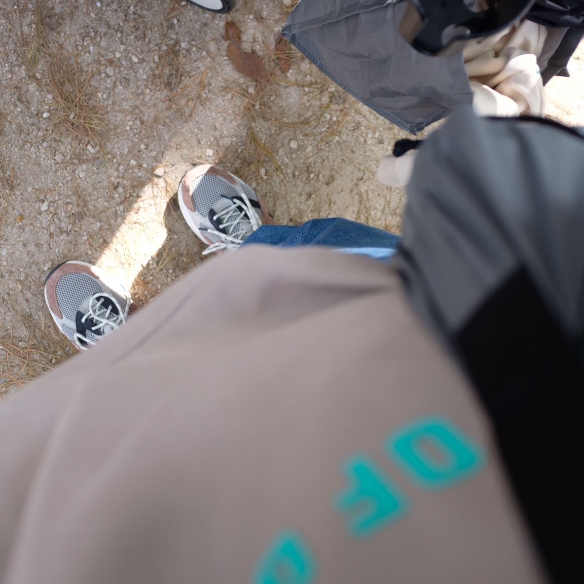 Asics x Hal Studios Gel-1130 Smoke Grey, Essentials Heavy Jersey Long Sleeve T-Shirt Seal - 24SS 착용 스타일 - 2