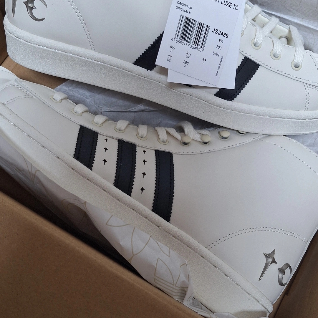 Adidas x Thug Club Superstar Boot Luxe Off White Core Black 착용 스타일