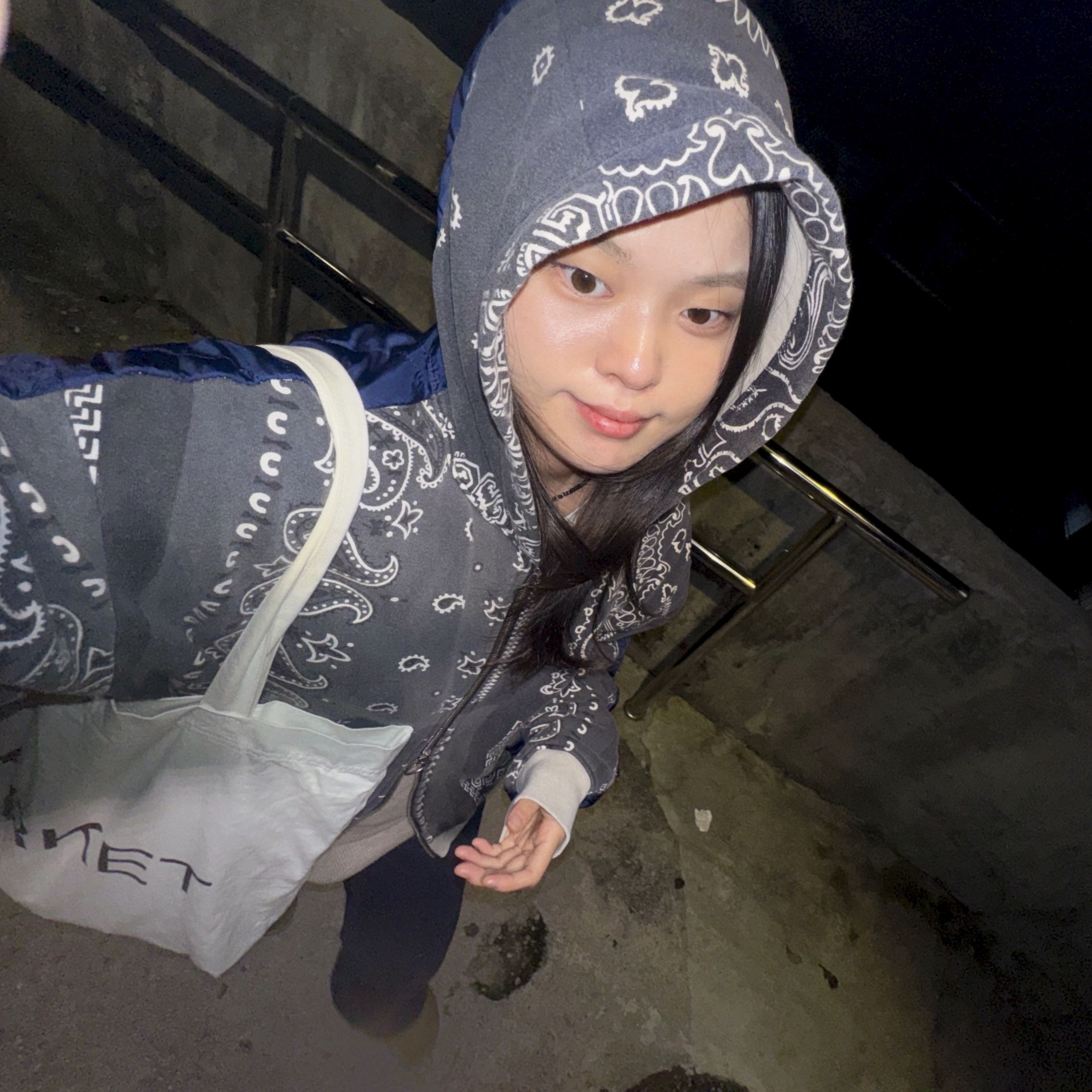 Arket Canvas Tote Bag Off White, Birkenstock Boston Suede Leather Taupe - Narrow 착용 스타일