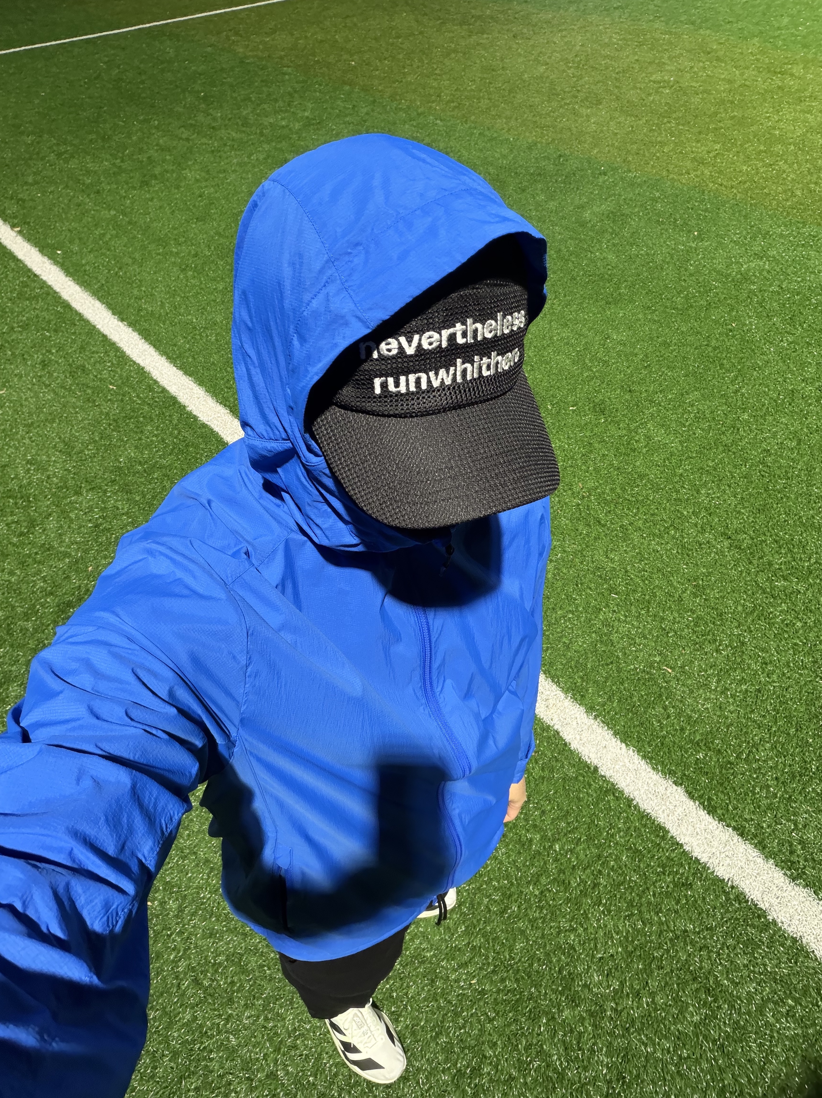 [KREAM 단독] runwhither Mesh Cap Black, Adidas Adizero Adios Pro 4 Cloud White Core Black 착용 스타일 - 1