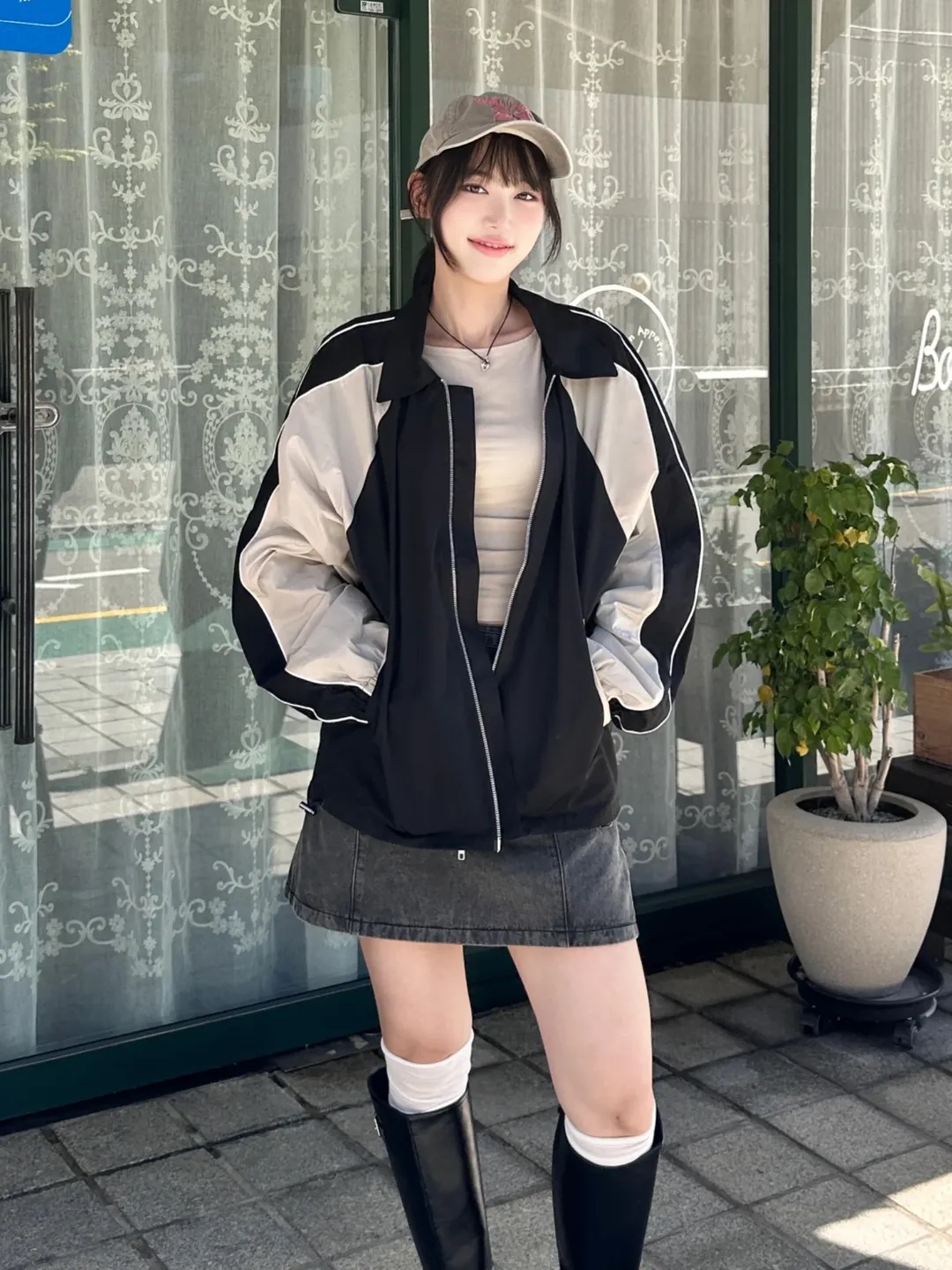 SLOW RECORD HOUSE Piping Line Windbreaker Navy 착용 스타일 - 1
