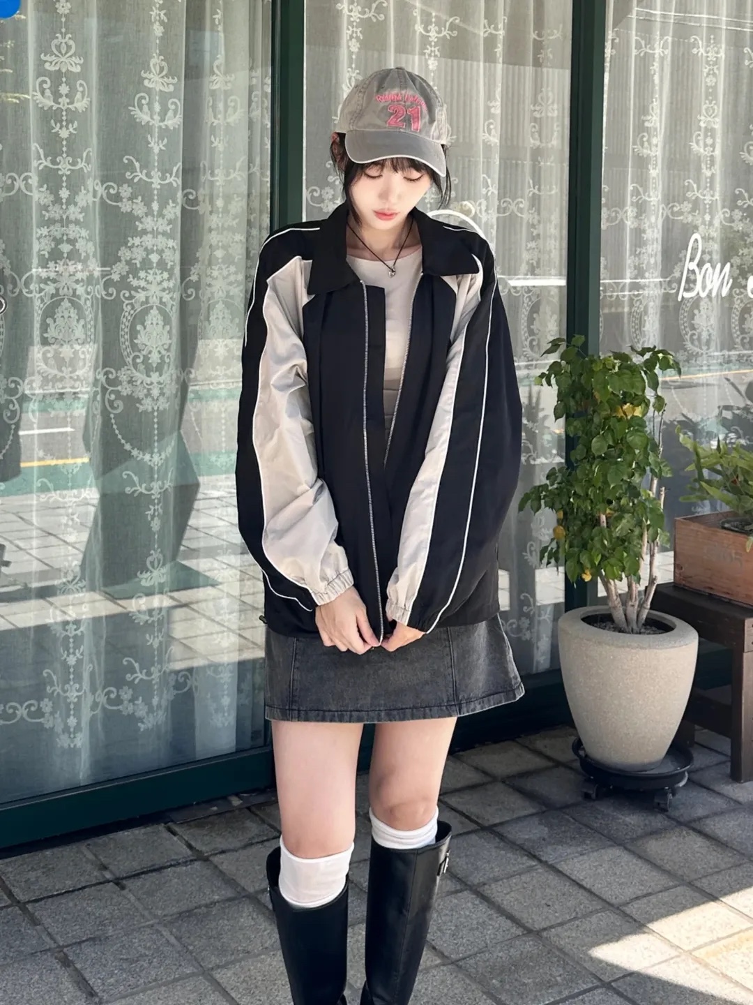 SLOW RECORD HOUSE Piping Line Windbreaker Navy 착용 스타일 - 5