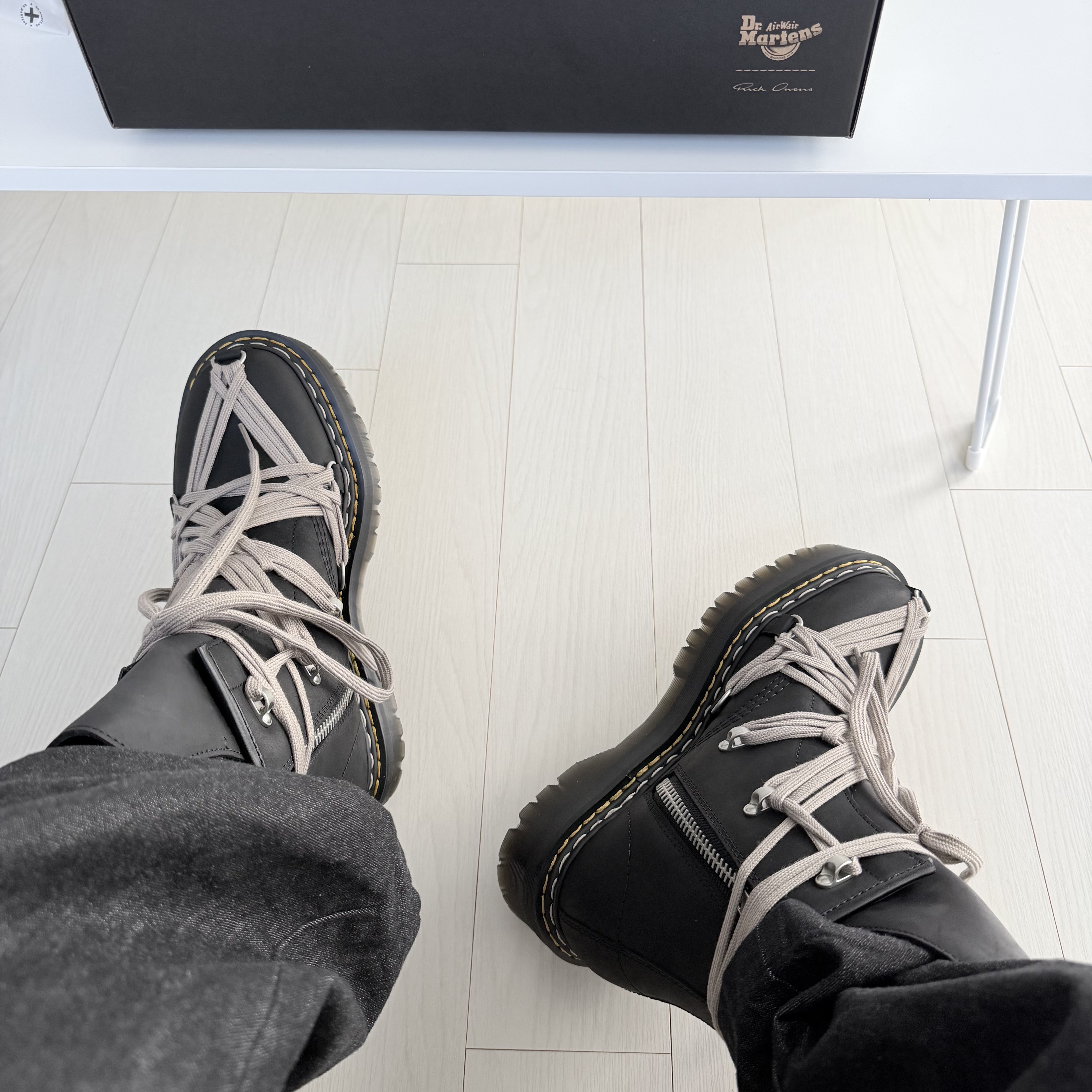 Dr. Martens x Rick Owens 1460 Quad Sole Mega Lace Boots Black 착용 스타일