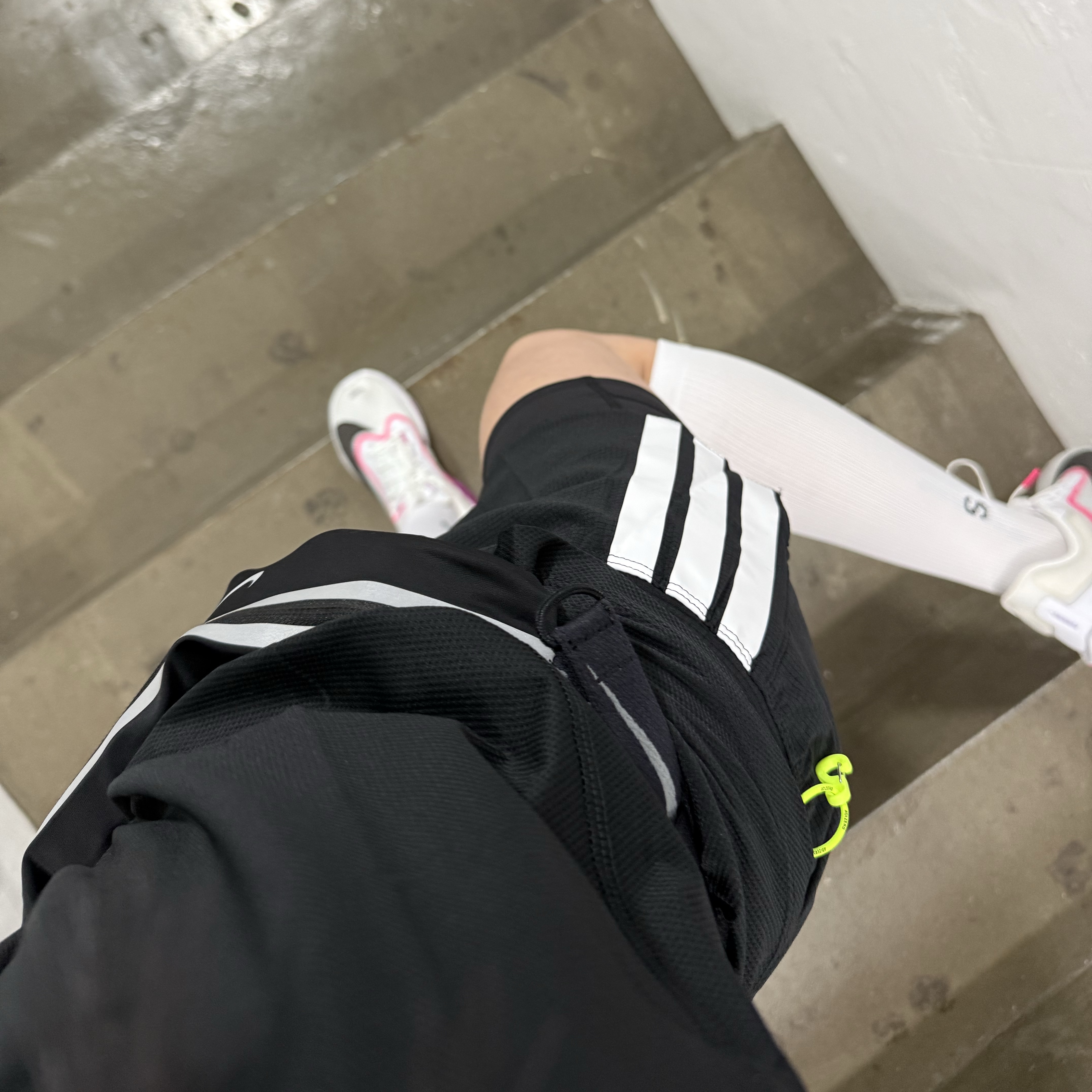 (W) Nike Zoom Fly 6 White Vivid Grape, (W) Adidas Adizero Running 2-In-1 Gel Pocket Shorts Black - US Sizing 착용 스타일 - 1